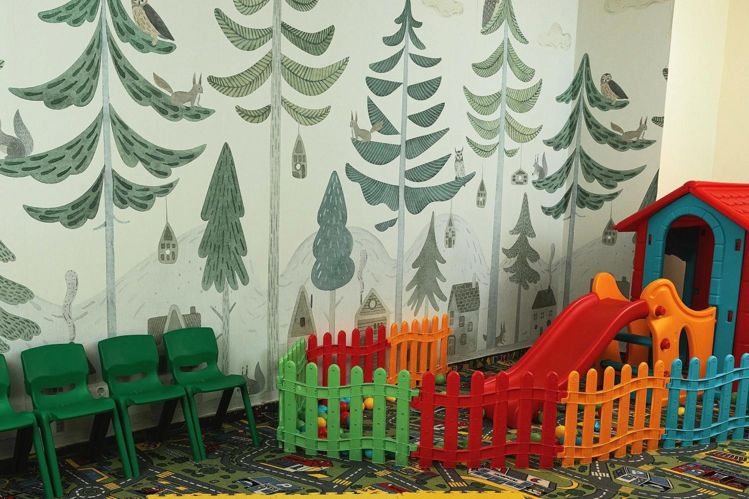 Kids's club in Dialog Kokhta