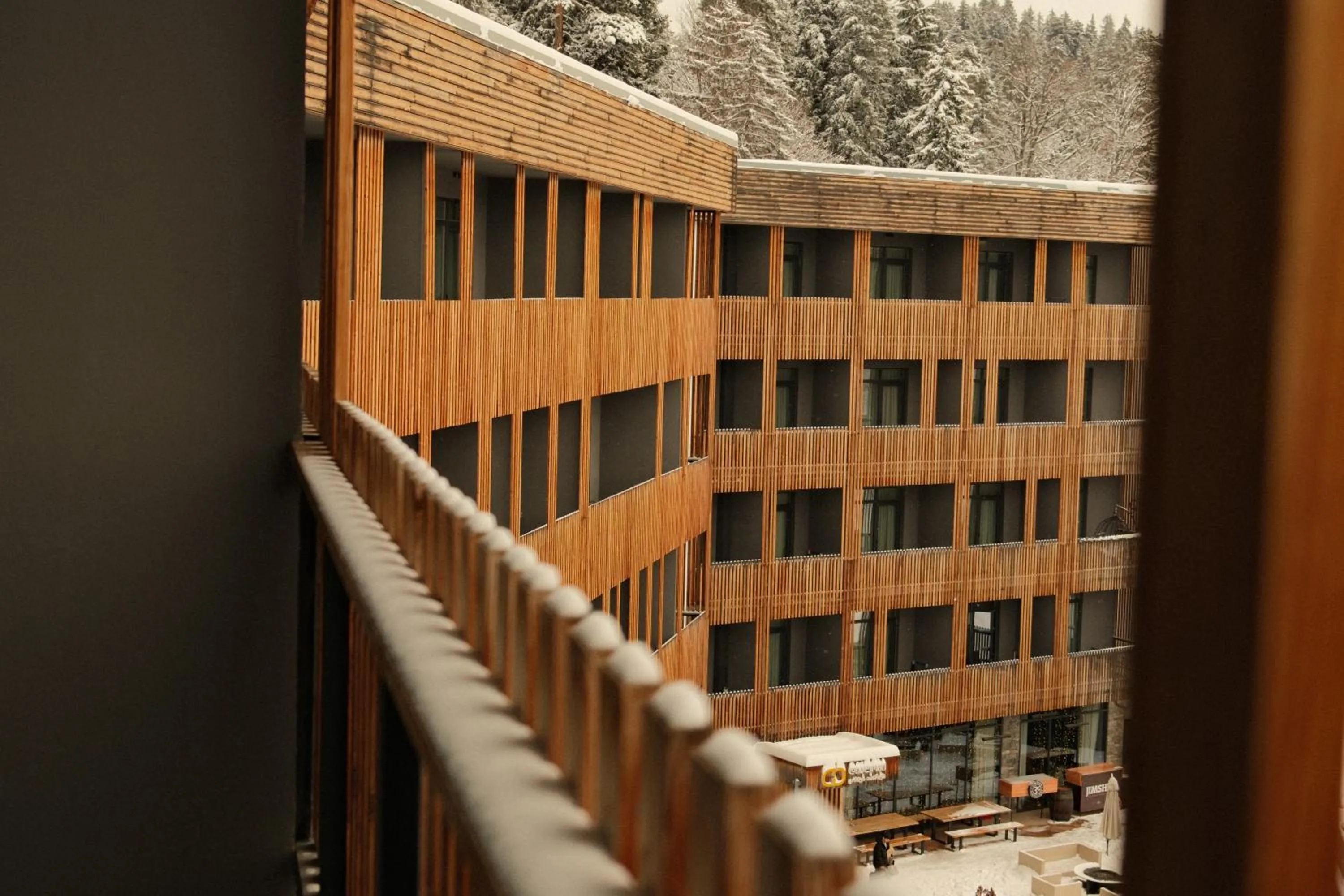 Property building in Dialog Kokhta