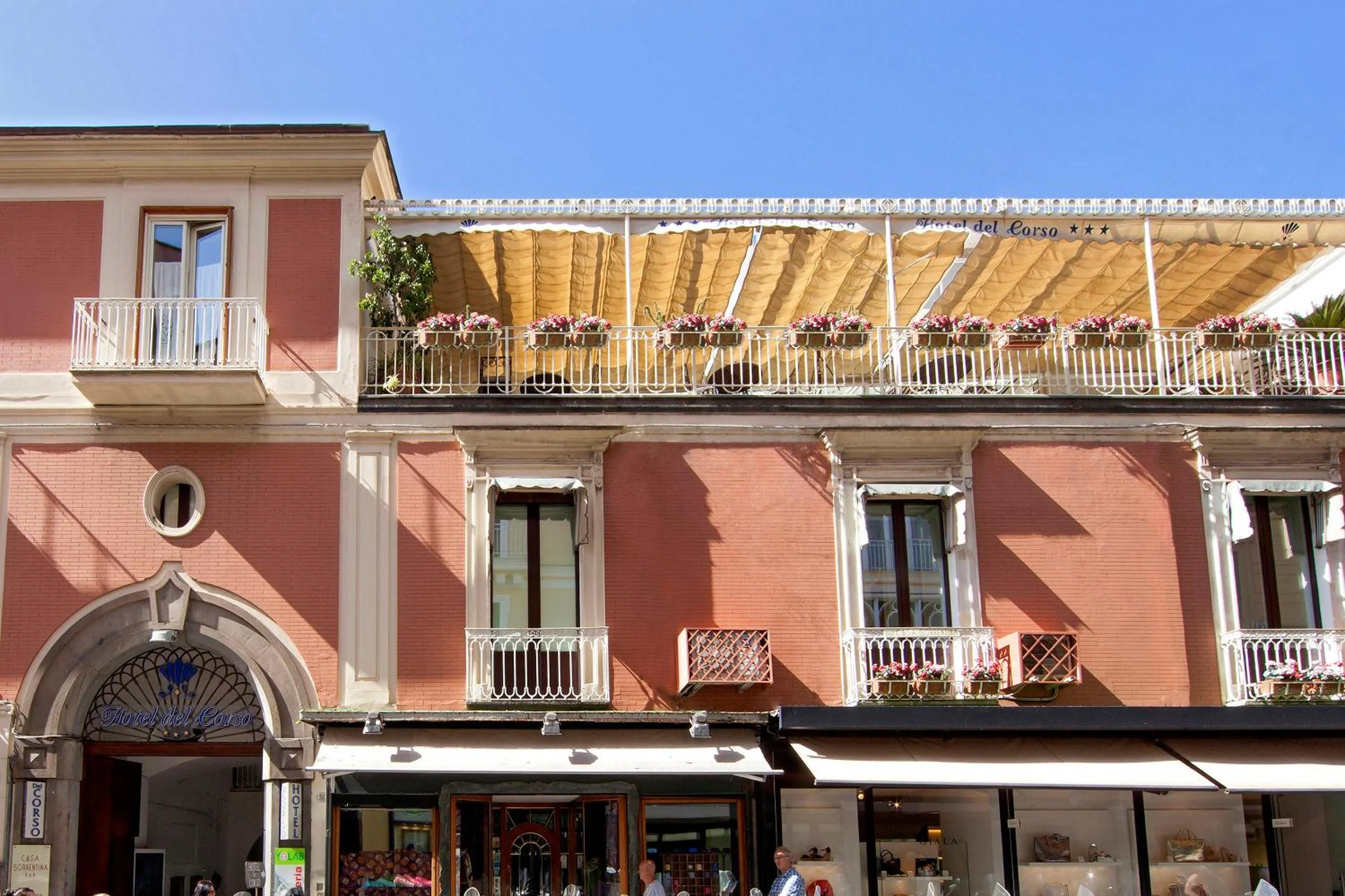 Property building in Hotel Del Corso