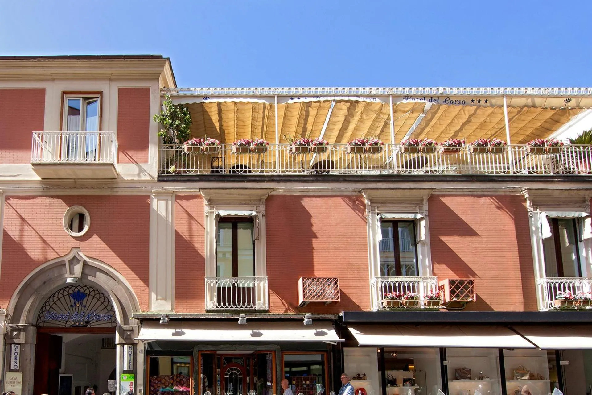 Property building in Hotel Del Corso