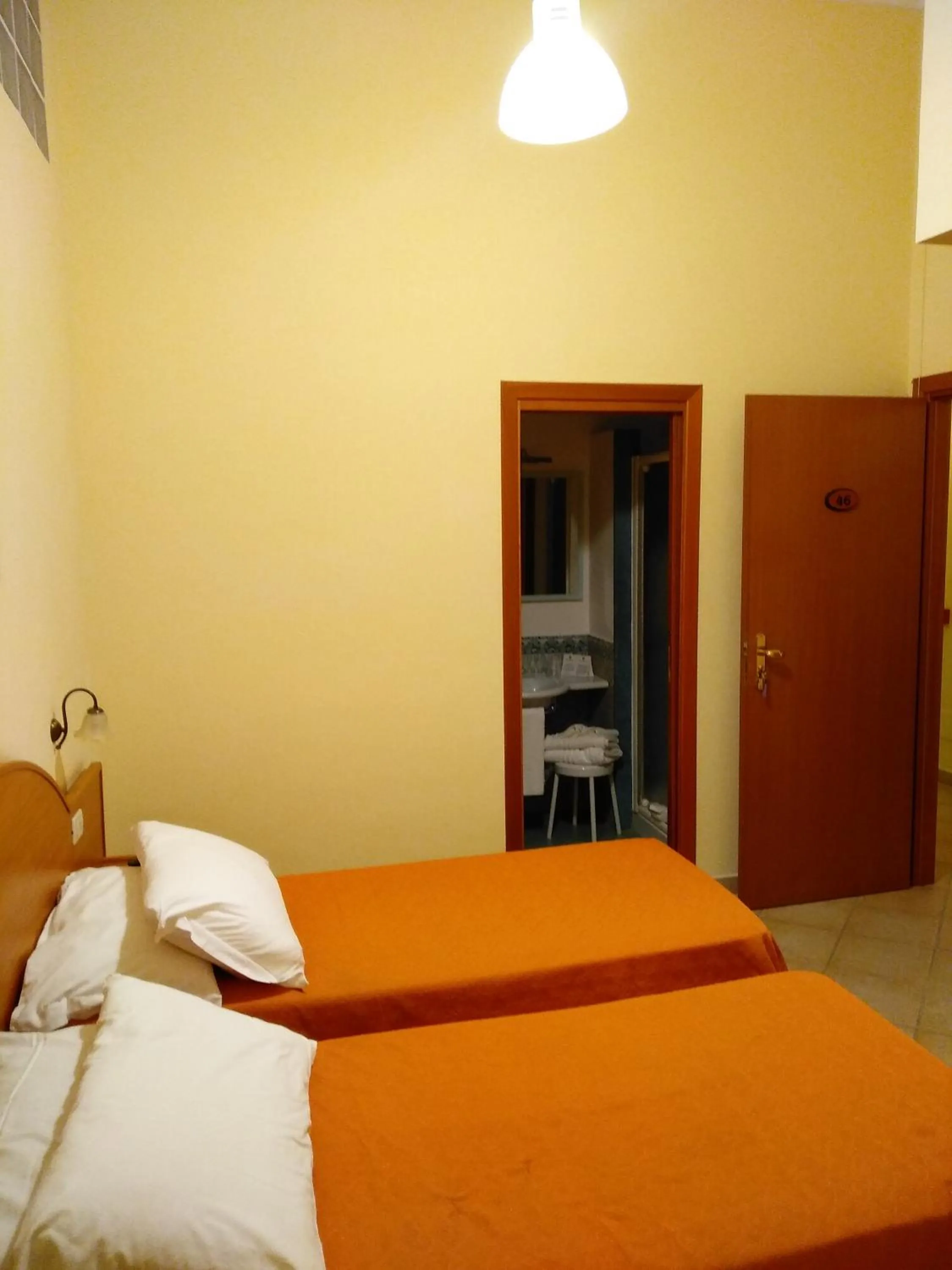 View (from property/room), Bed in Hotel Del Corso