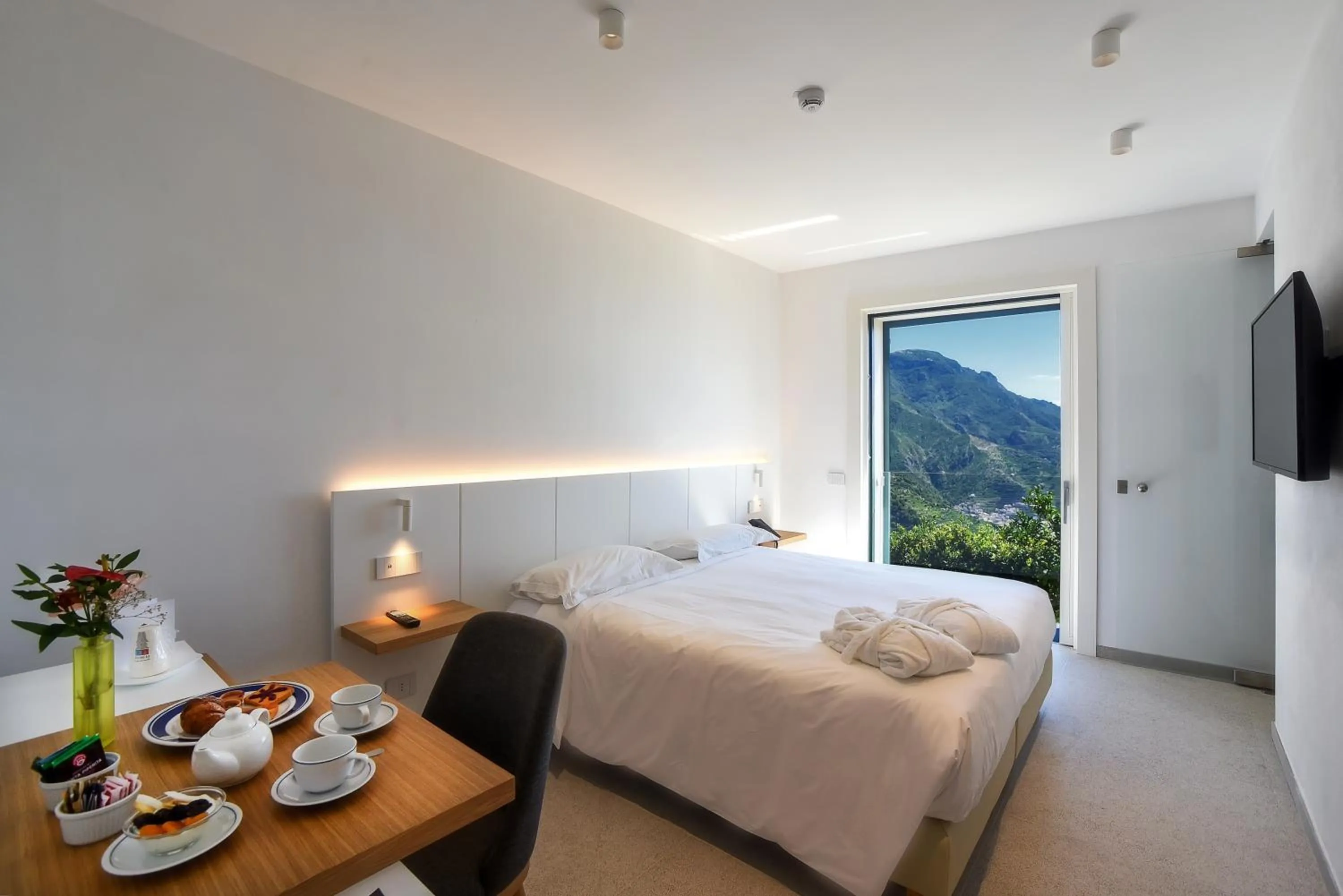 Bedroom, Bed in Hotel Graal