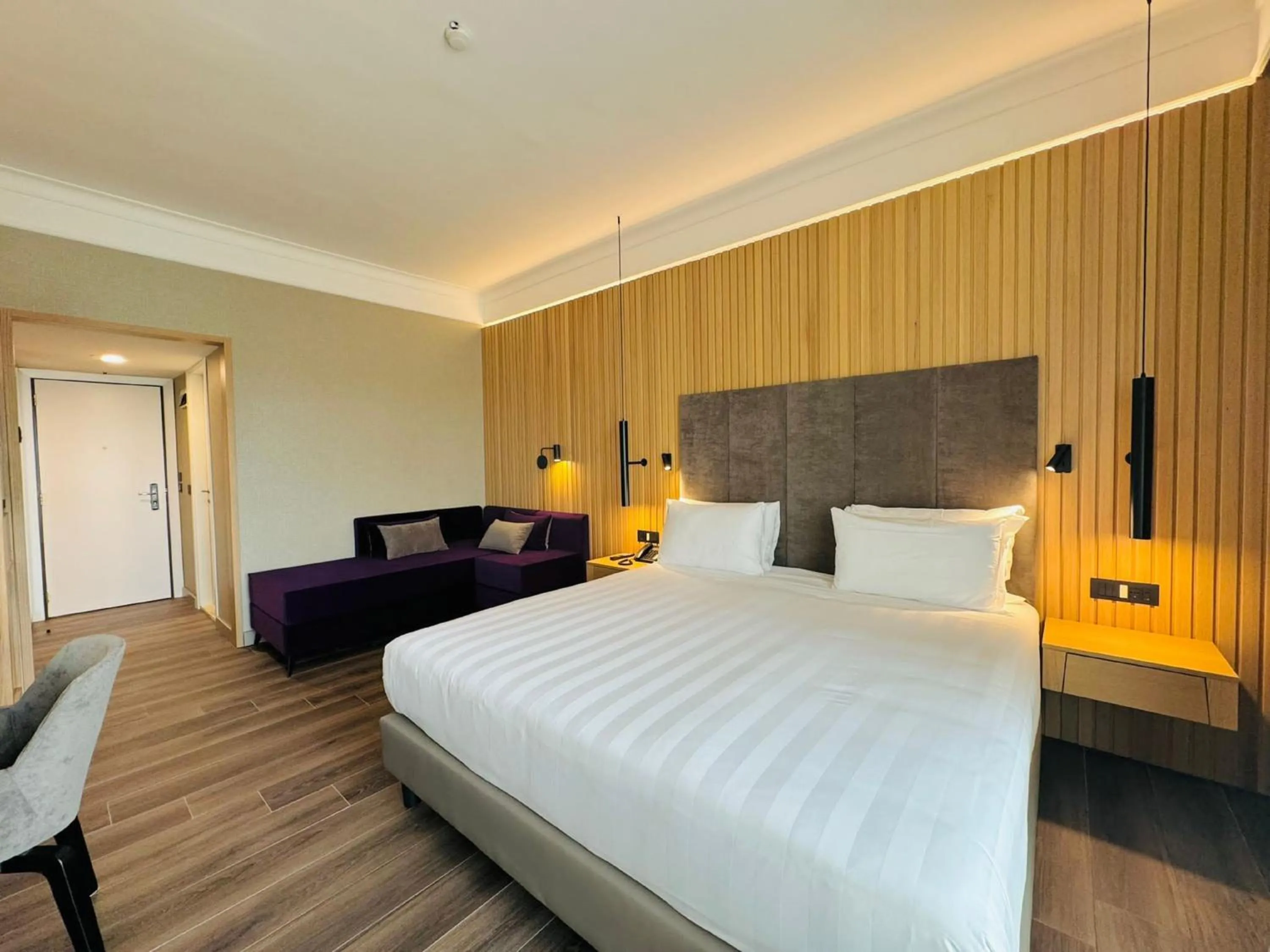 Photo of the whole room, Bed in Crowne Plaza Rome St. Peter's by IHG