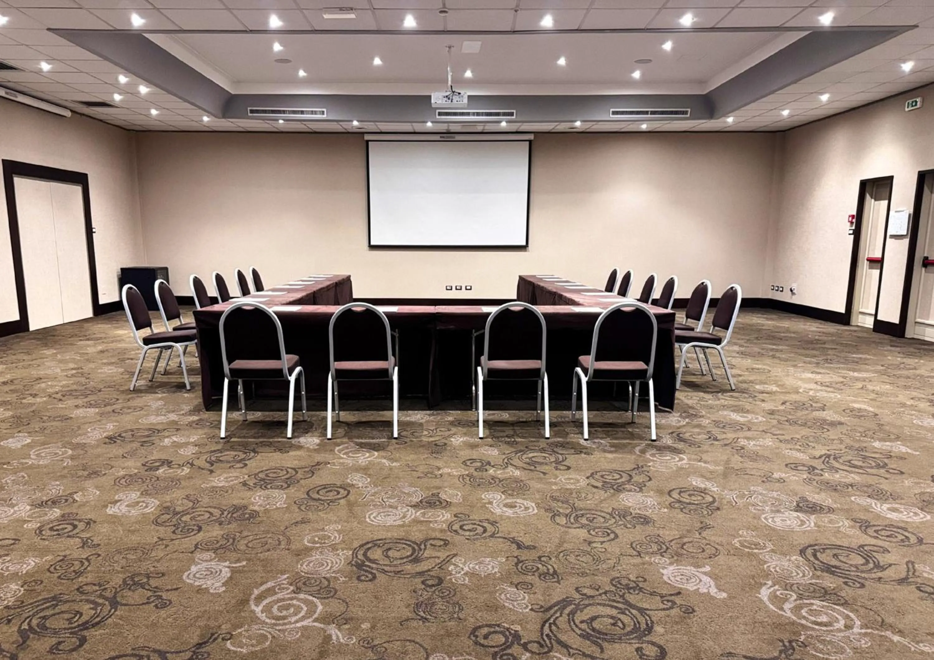 Meeting/conference room in Crowne Plaza Rome St. Peter's by IHG