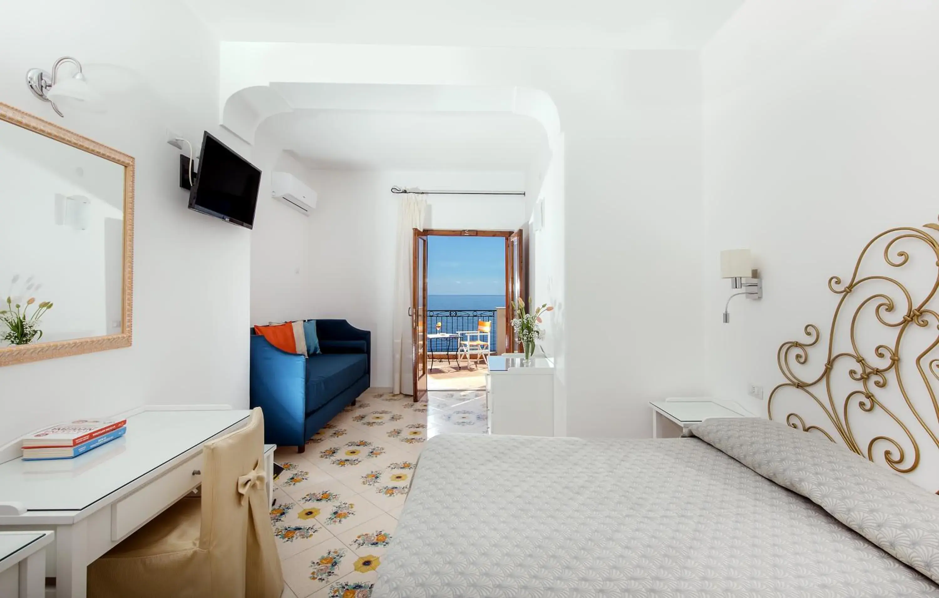 Triple Room with Terrace in Hotel Pupetto Triple Room with Terrace in Hotel Pupetto