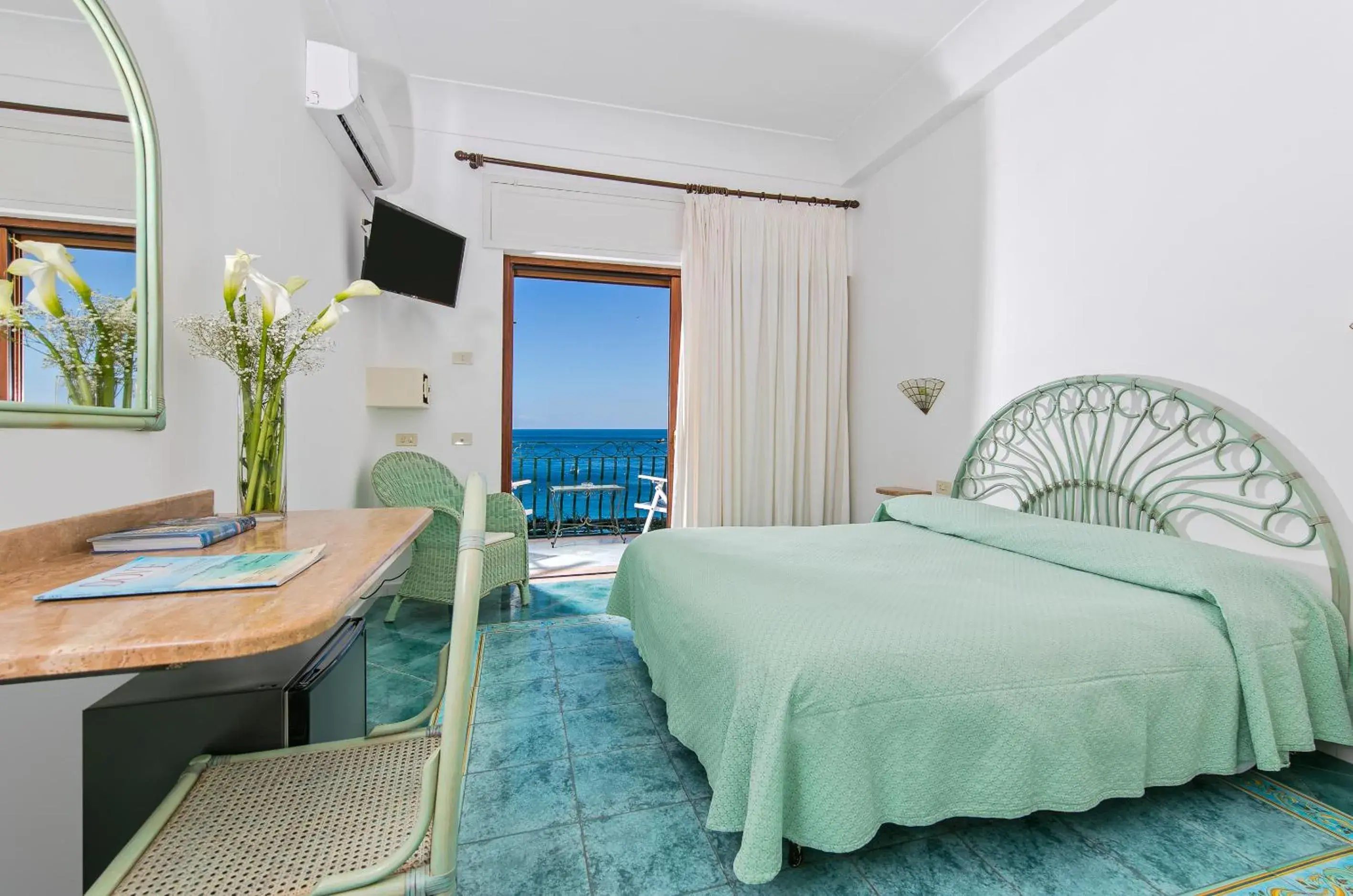 Standard Double Room with Sea View in Hotel Pupetto Standard Double Room with Sea View in Hotel Pupetto
