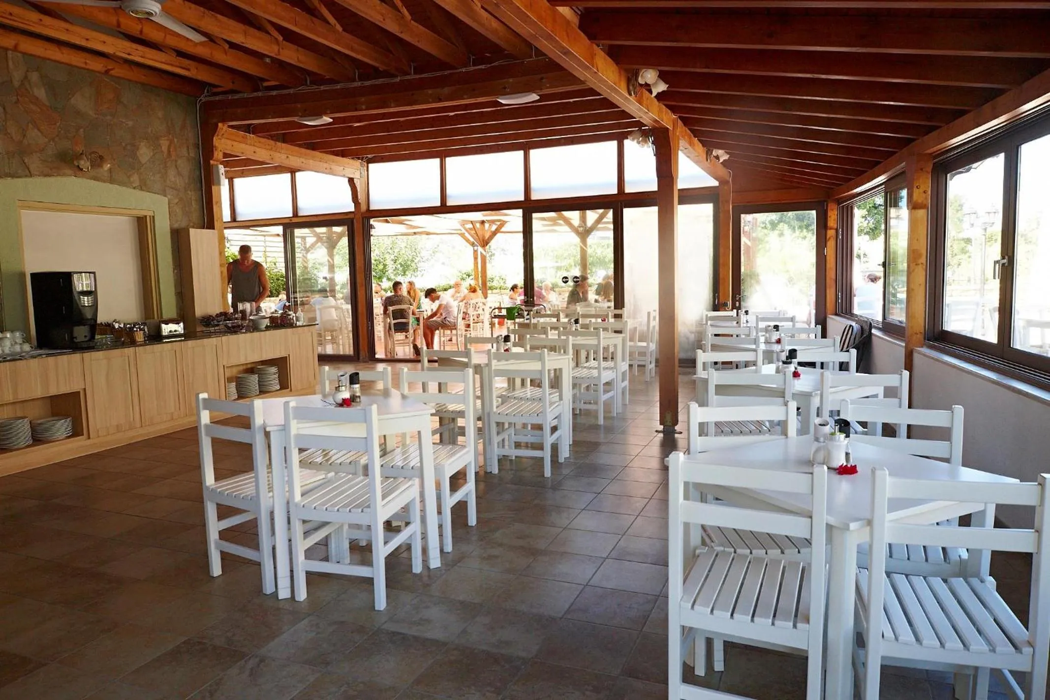 Restaurant/places to eat in Elea Terra Hotel