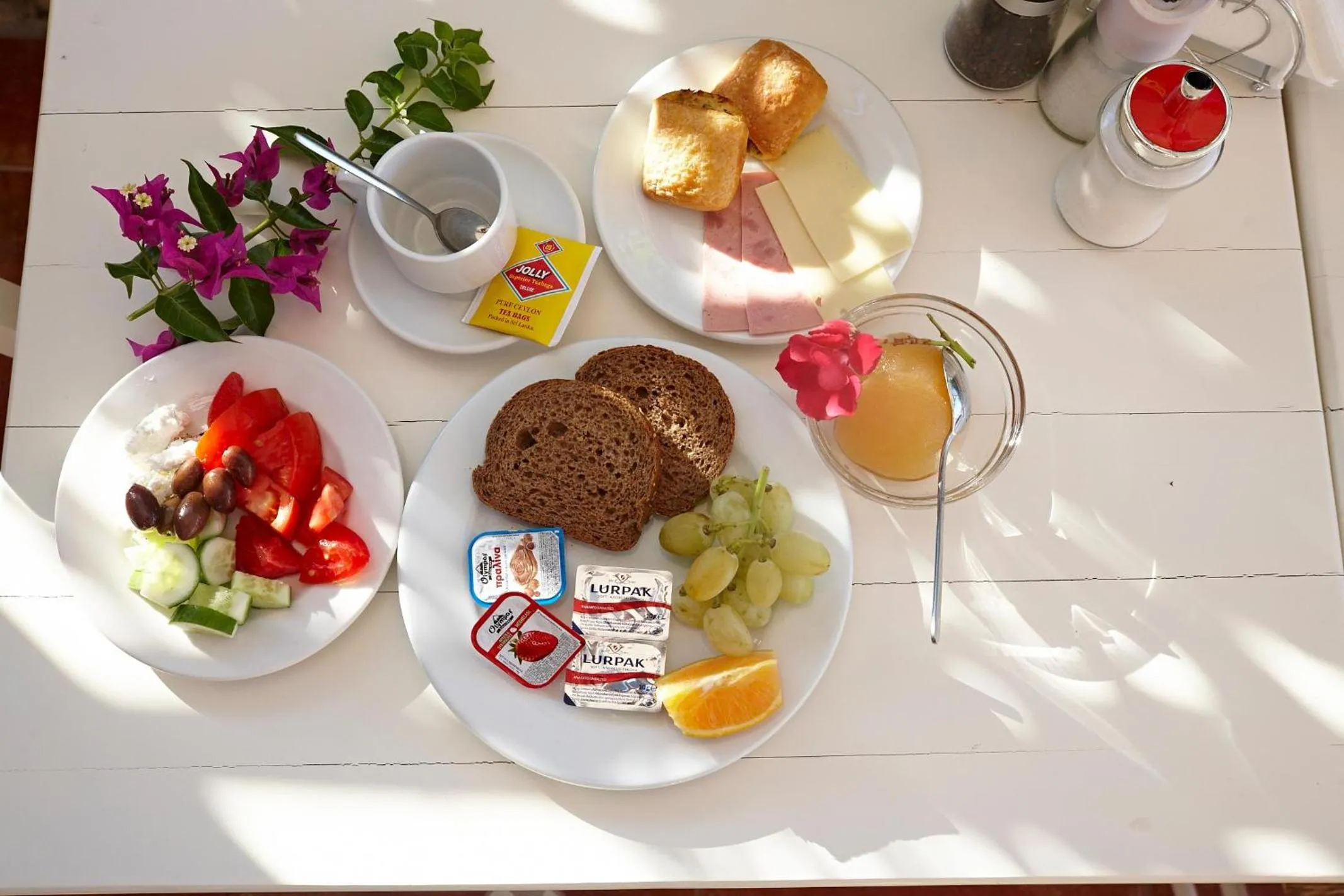 Restaurant/places to eat in Elea Terra Hotel