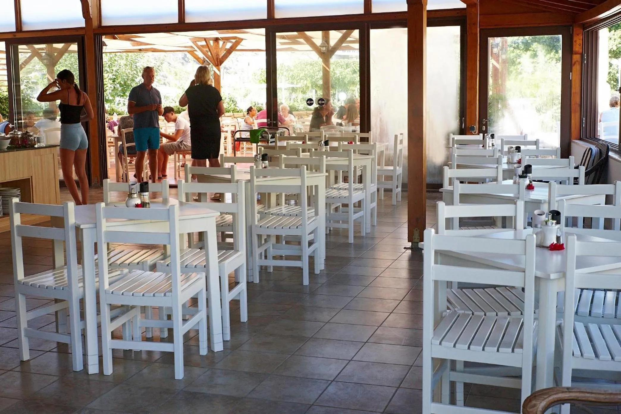 Restaurant/places to eat in Elea Terra Hotel