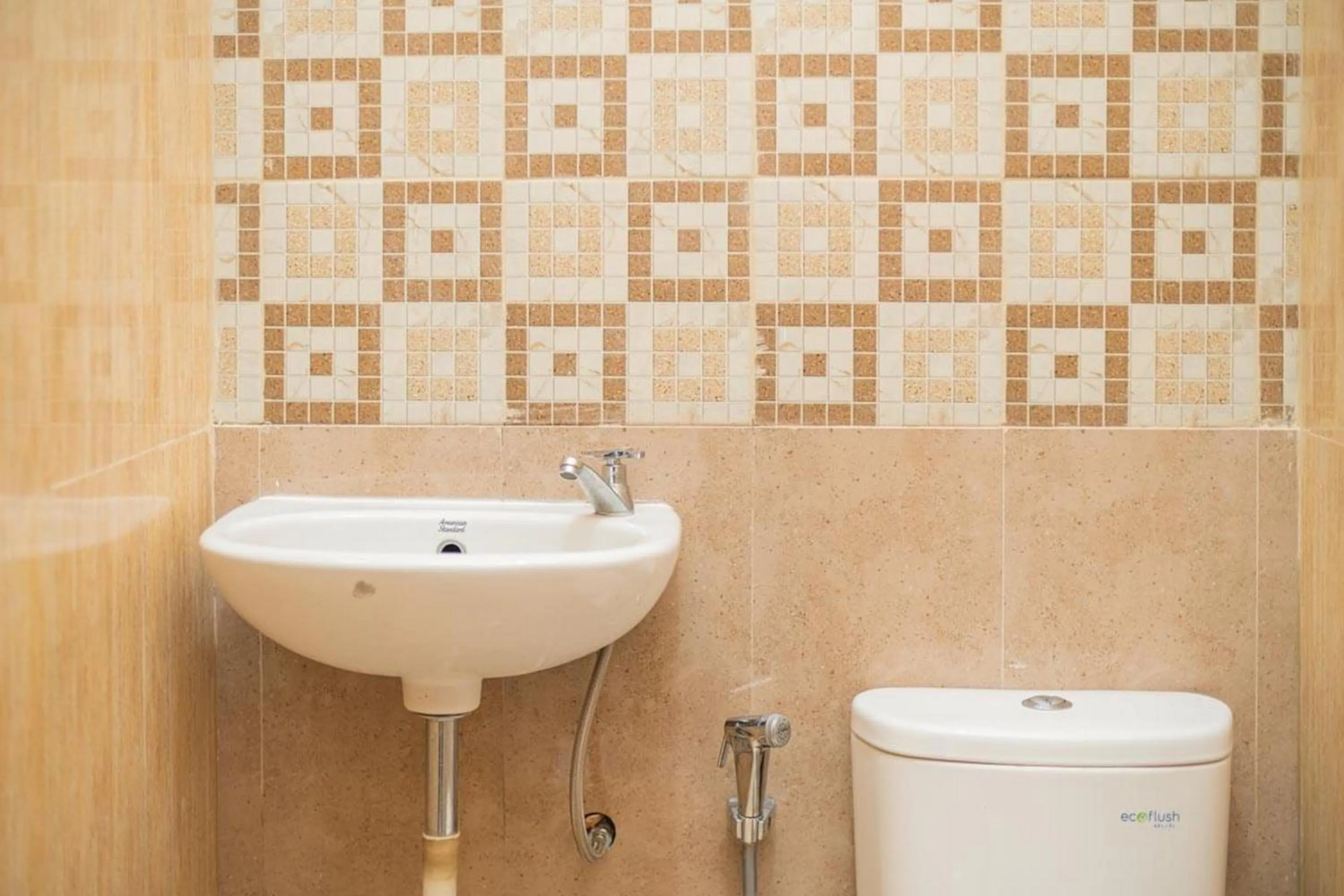 Bathroom in RedDoorz near Wisata Paribendo Lawang