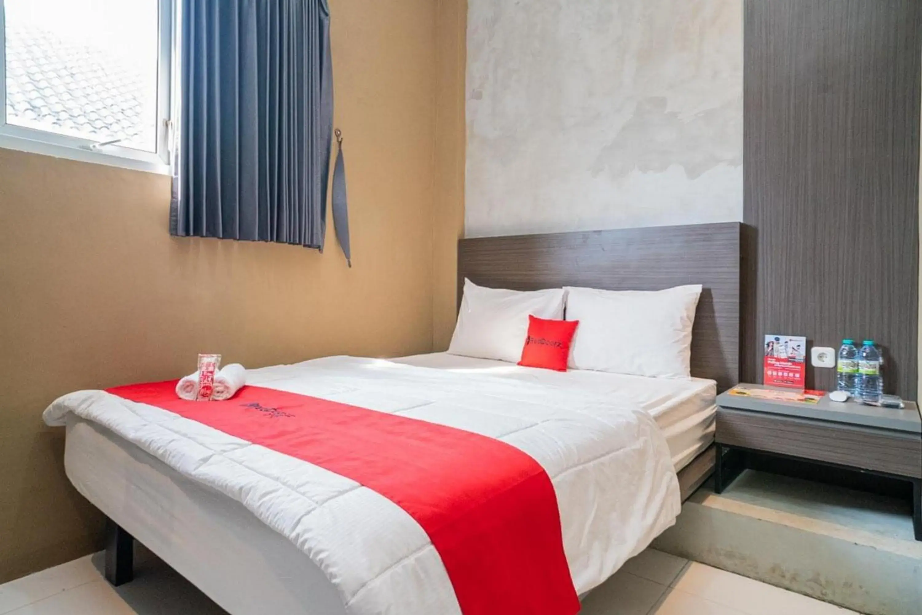 Suite in RedDoorz near Wisata Paribendo Lawang Suite in RedDoorz near Wisata Paribendo Lawang