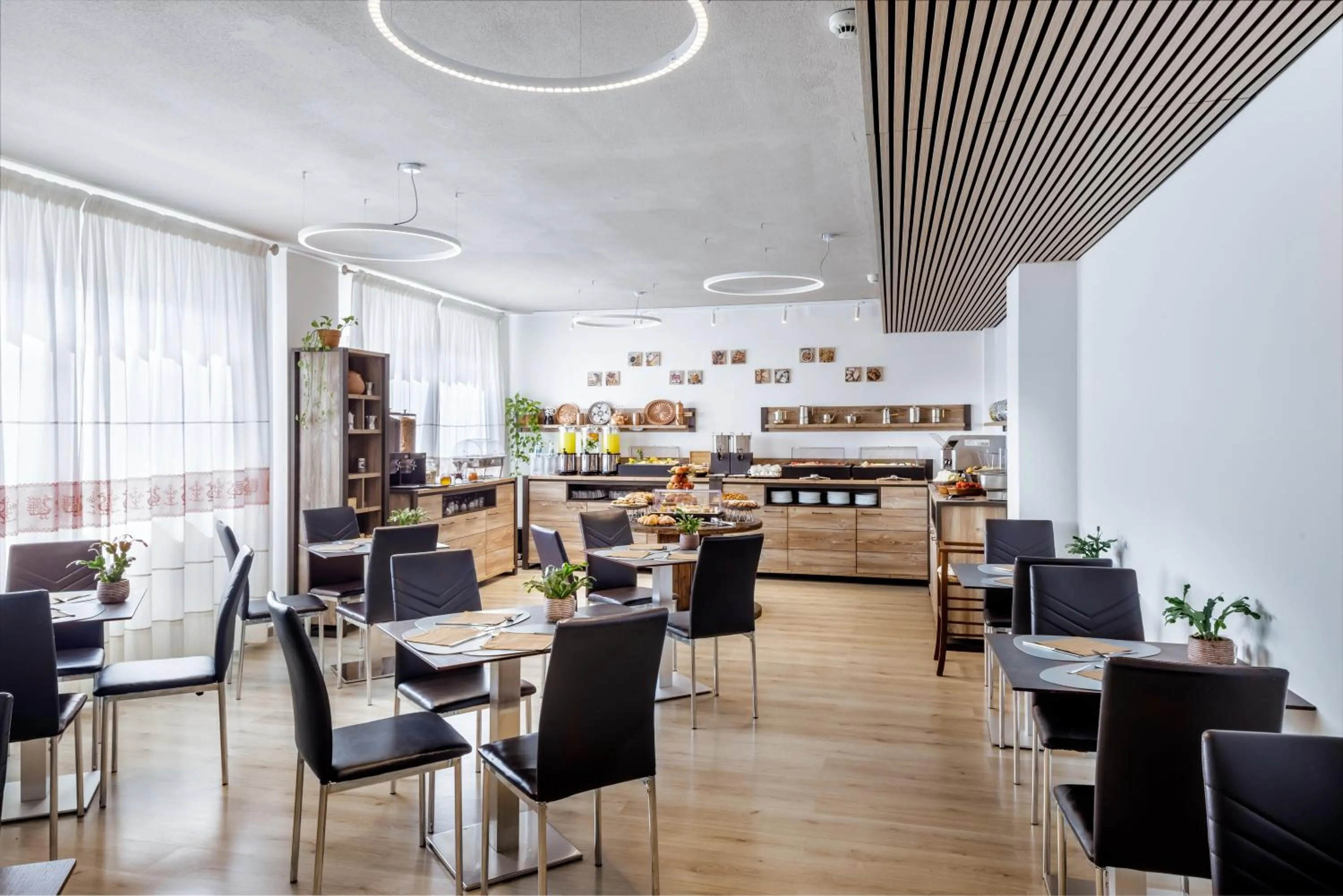 Buffet breakfast in Best Western Hotel Residence Italia