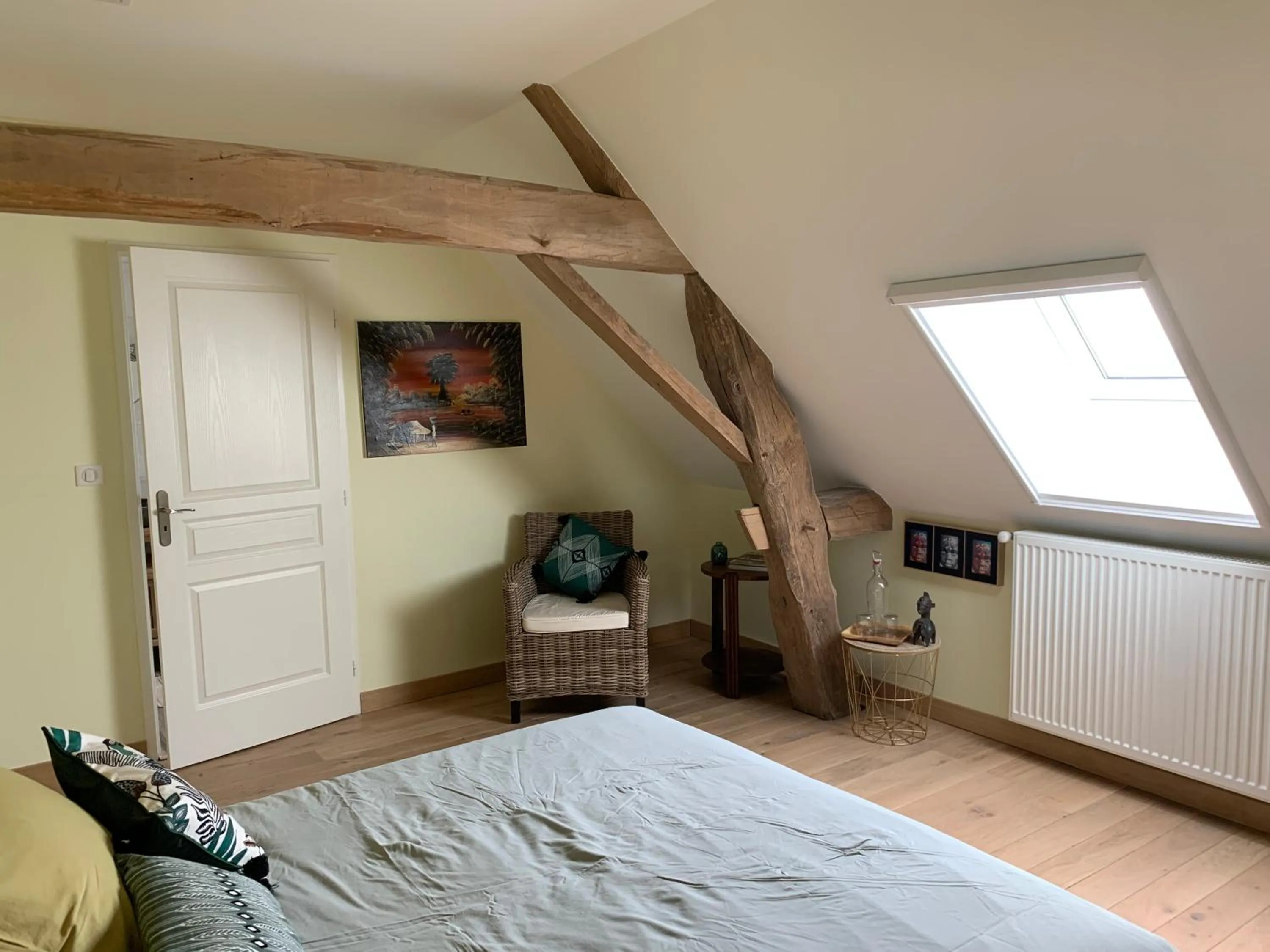 Photo of the whole room, Bed in L’En Vert du Monde