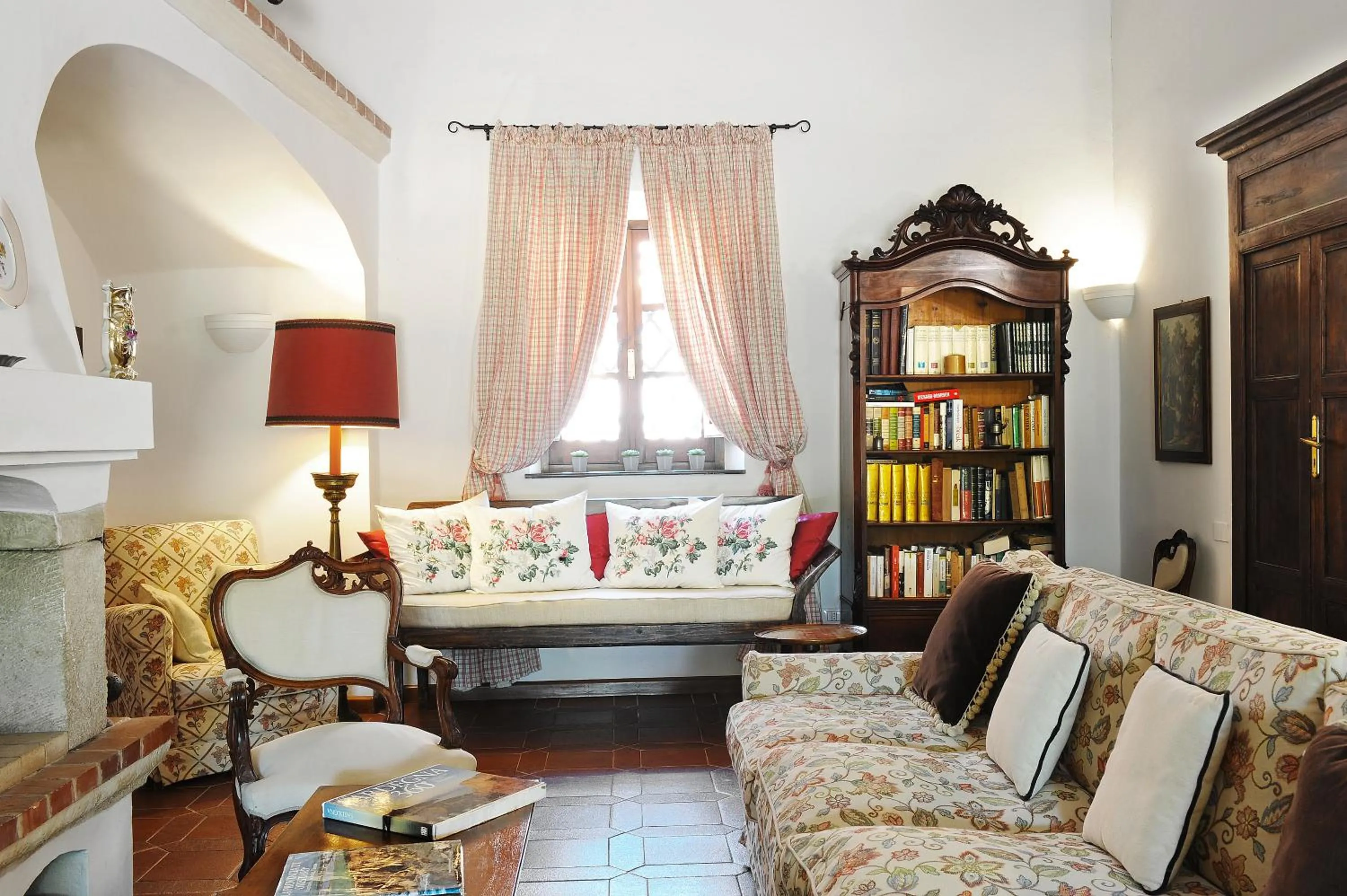 Seating area in Hotel Lucrezia