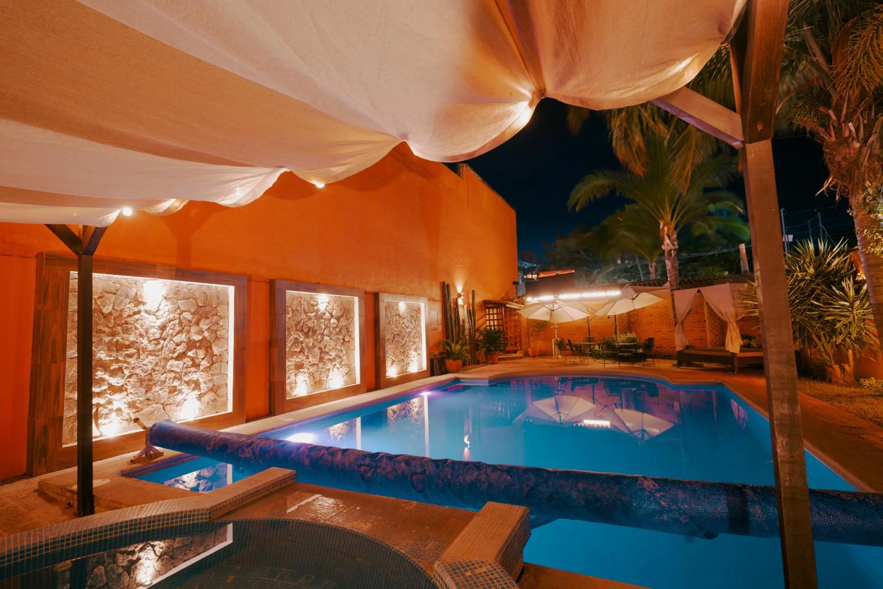 Suites Paraiso Tequis