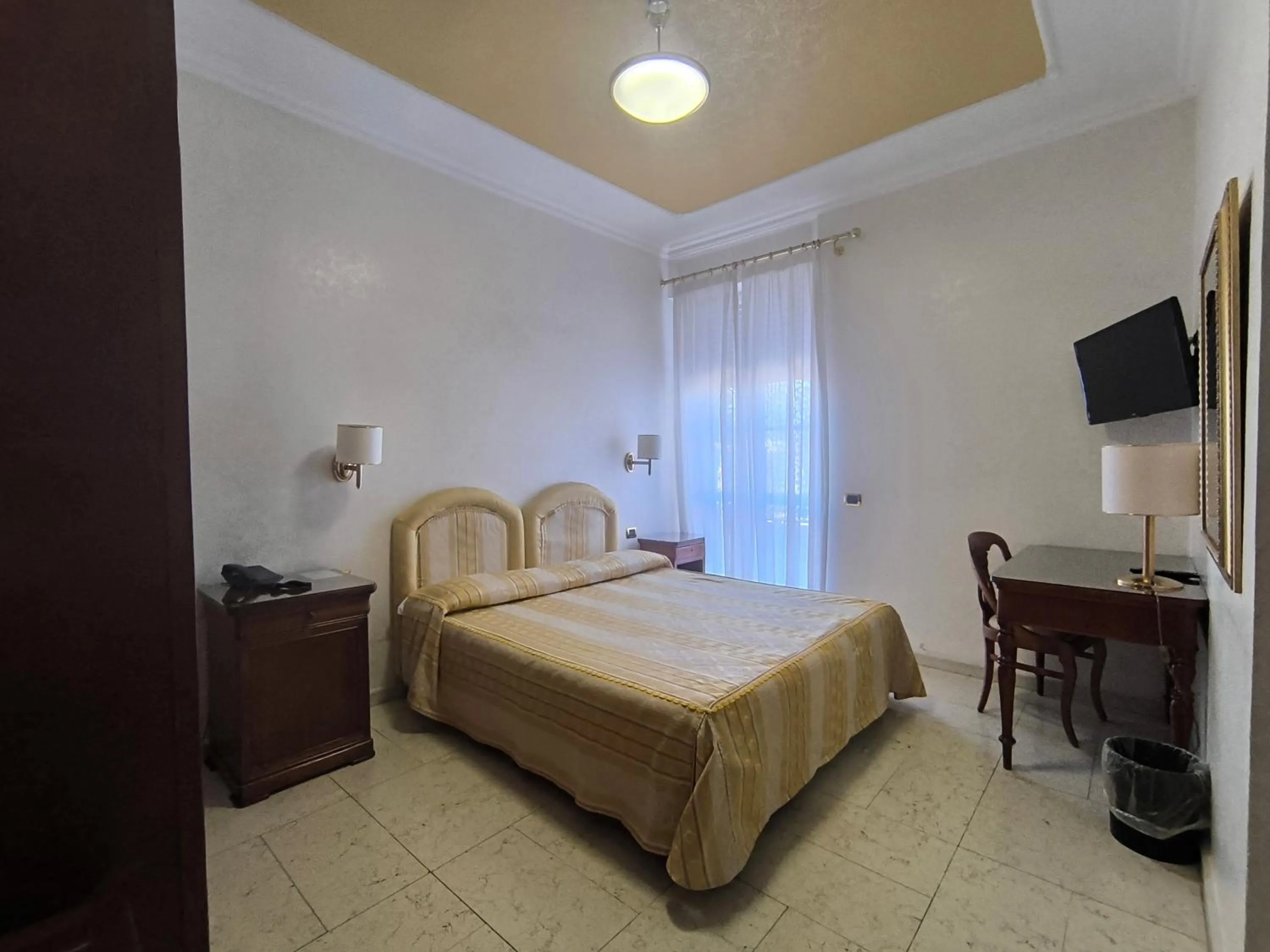 Bedroom, Bed in Mariano IV Palace Hotel