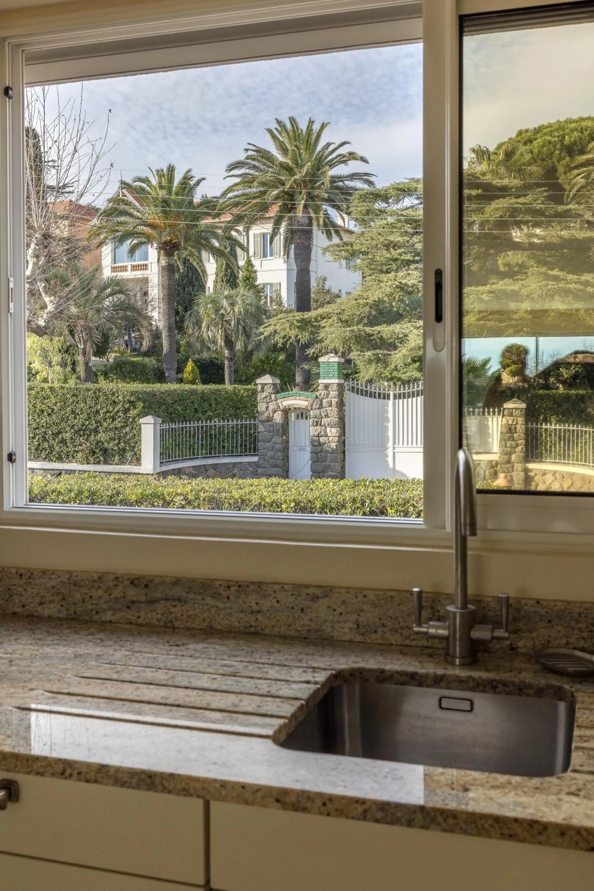 Garden view in Villa Montfleuri, vieille ville à pieds, vue mer, piscine, 8 pers
