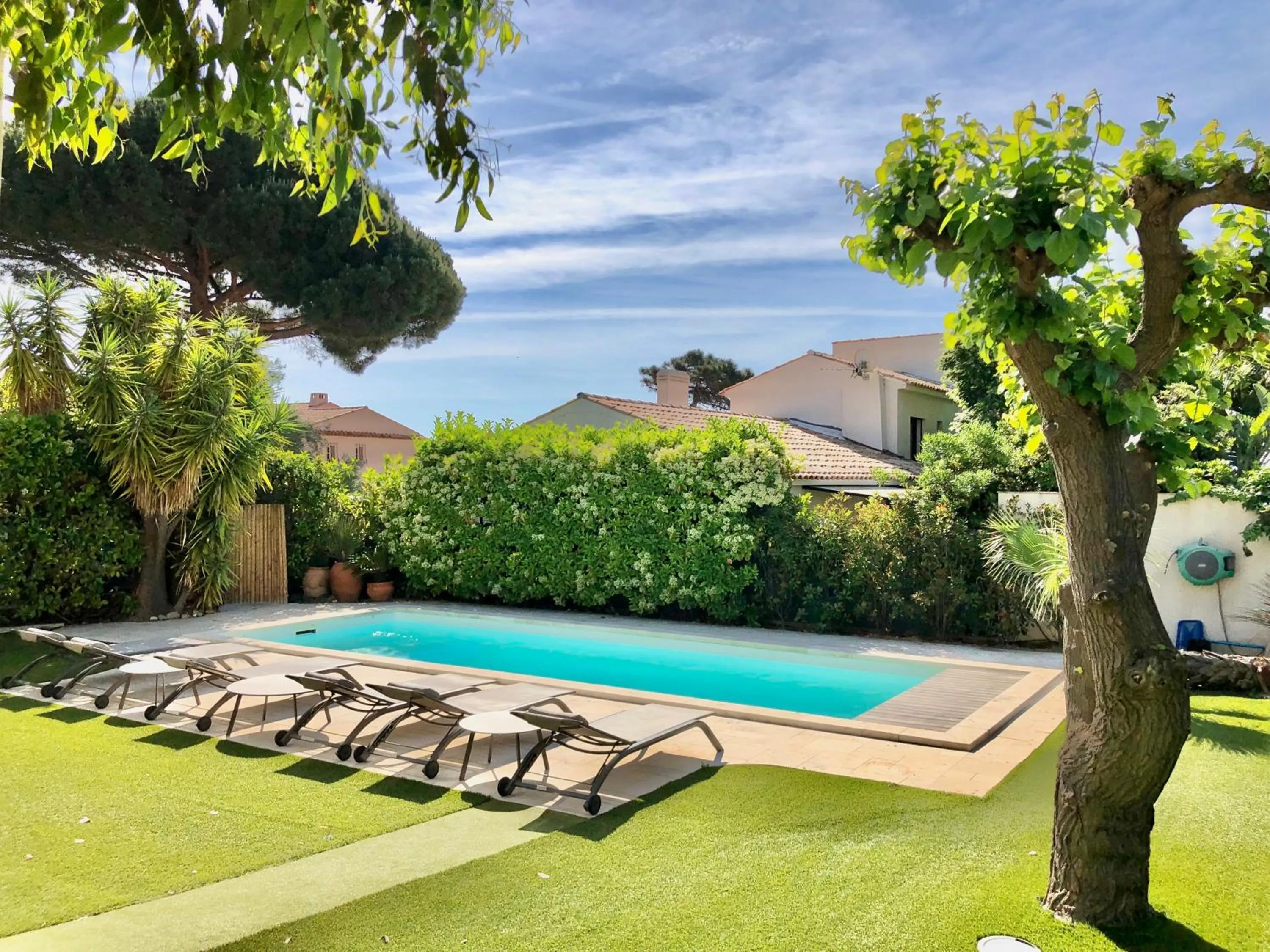 Swimming pool in Villa Montfleuri, vieille ville à pieds, vue mer, piscine, 8 pers
