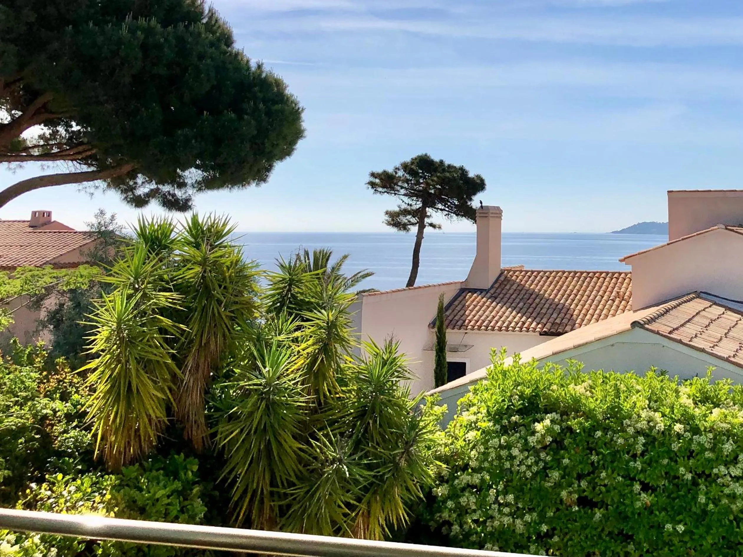 Sea view in Villa Montfleuri, vieille ville à pieds, vue mer, piscine, 8 pers