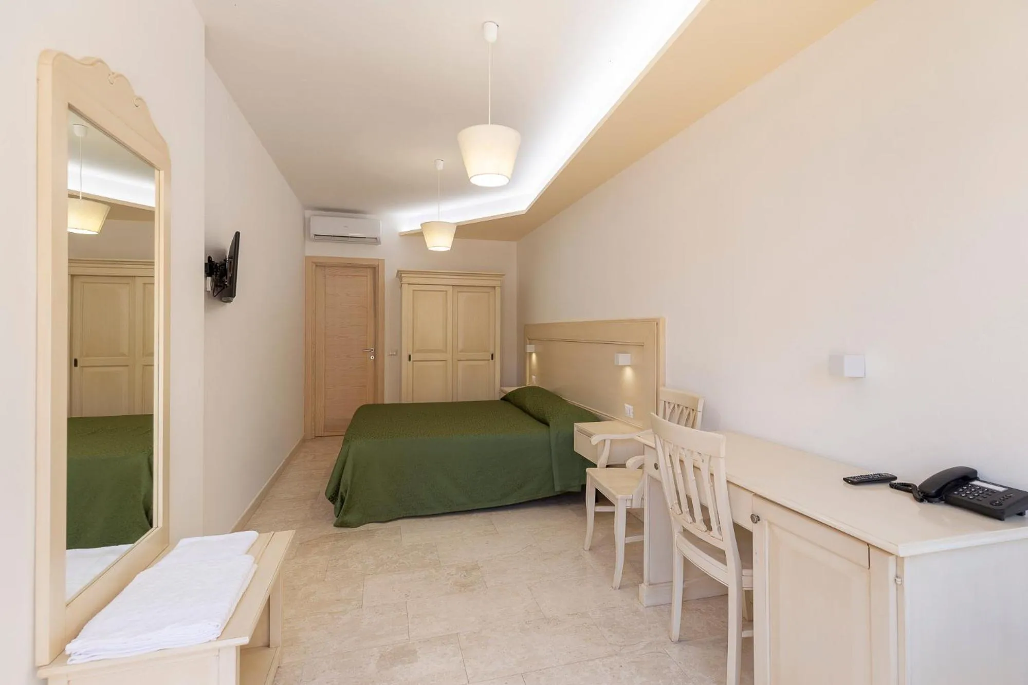 Bed in Hotel San Francisco