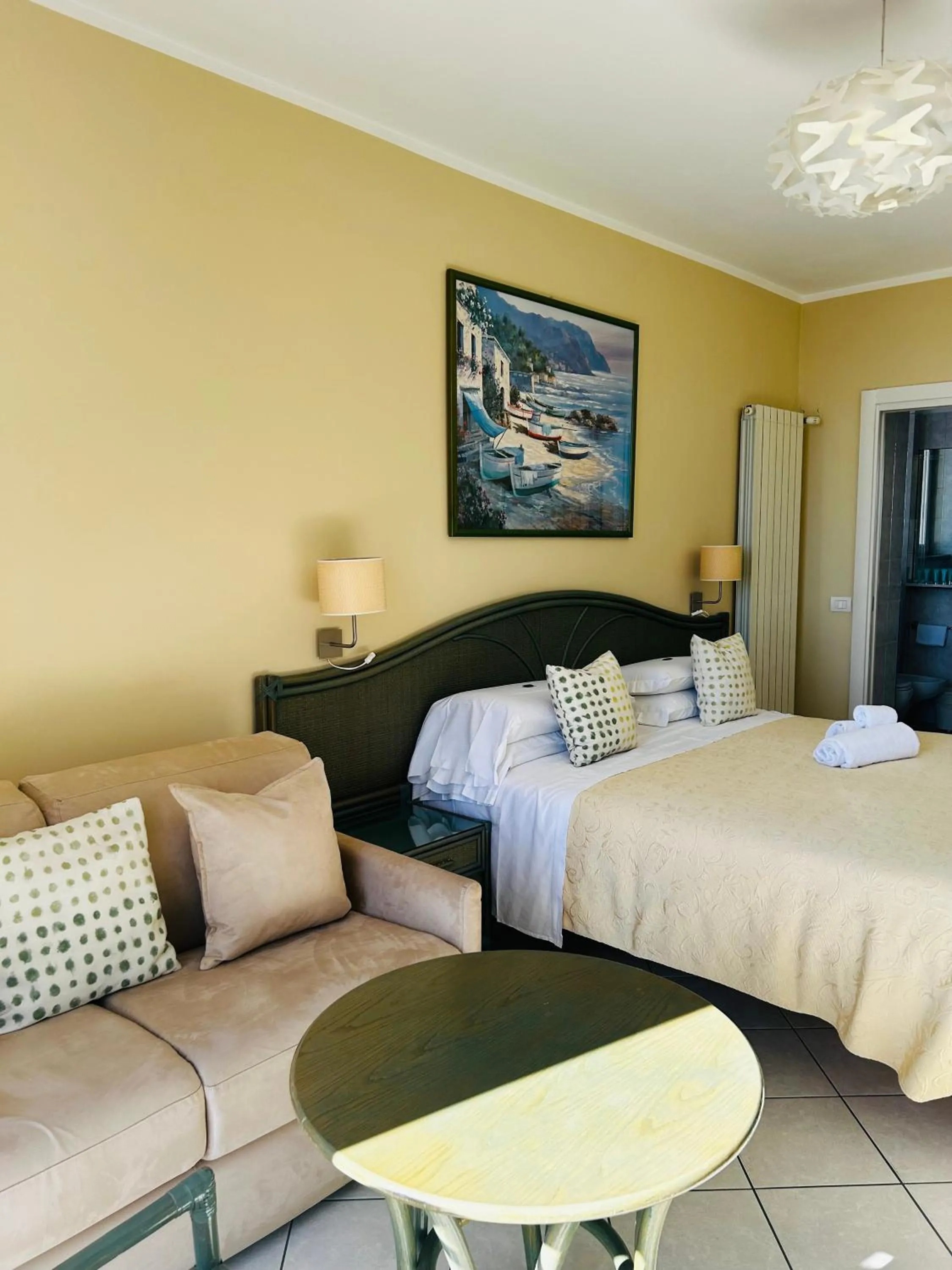 Bed in Albergo Belsoggiorno