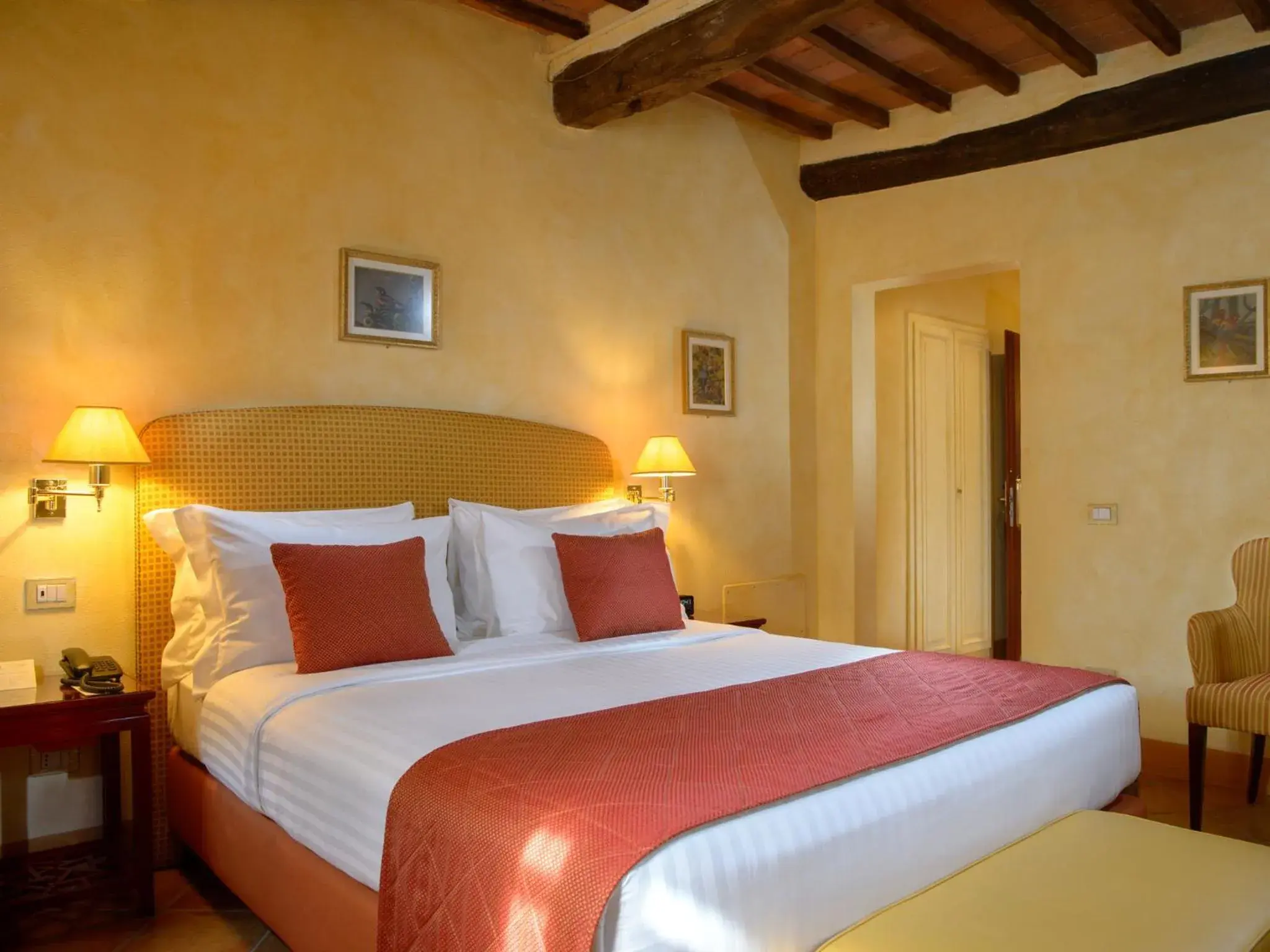 Classic Queen Room - Borgo Bagnaia in La Bagnaia Golf Resort Classic Queen Room - Borgo Bagnaia in La Bagnaia Golf Resort
