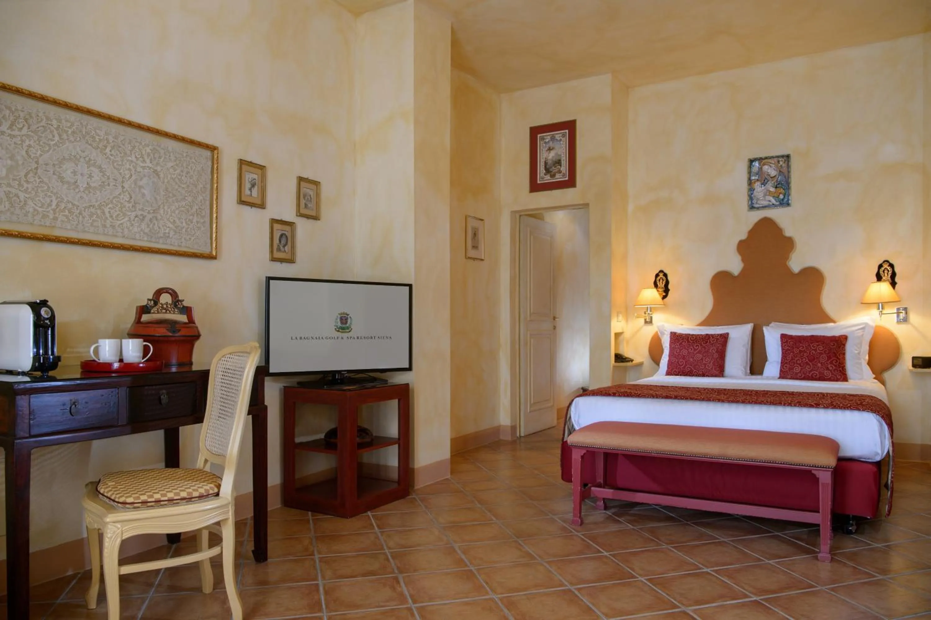 TV and multimedia in La Bagnaia Golf Resort