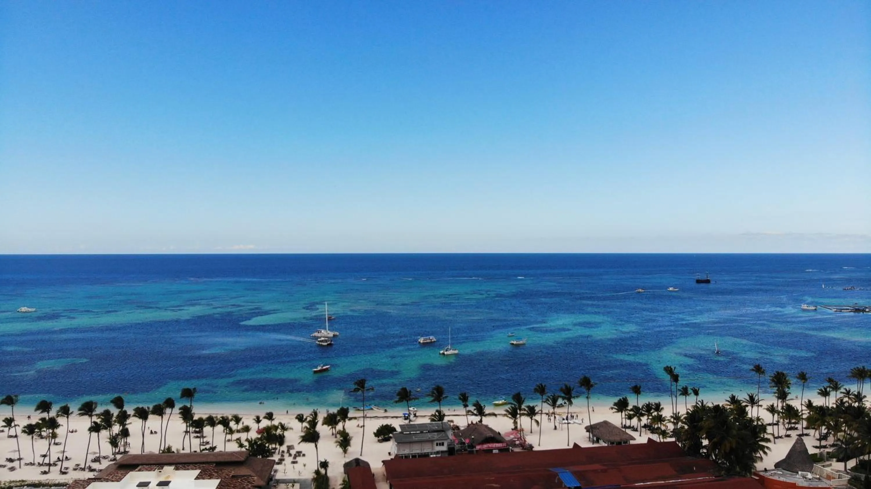 Beach in Precioso Apartamento a solo pasos de la Playa