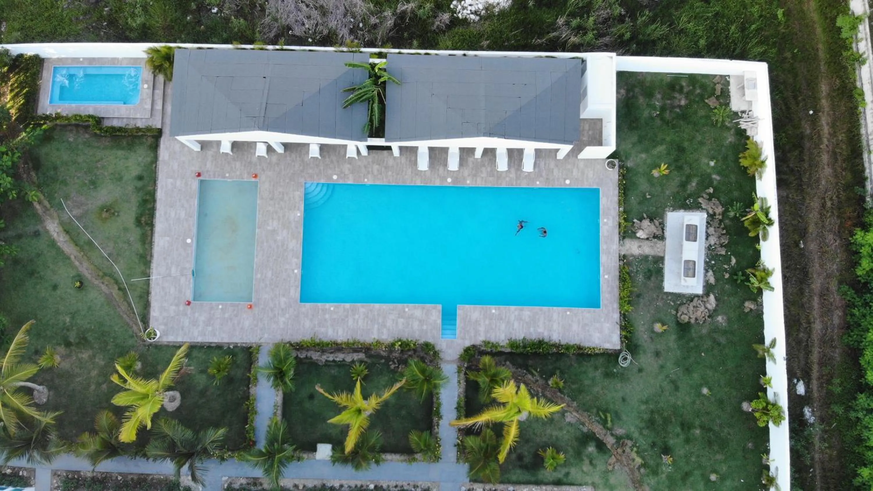 Swimming pool in Precioso Apartamento a solo pasos de la Playa