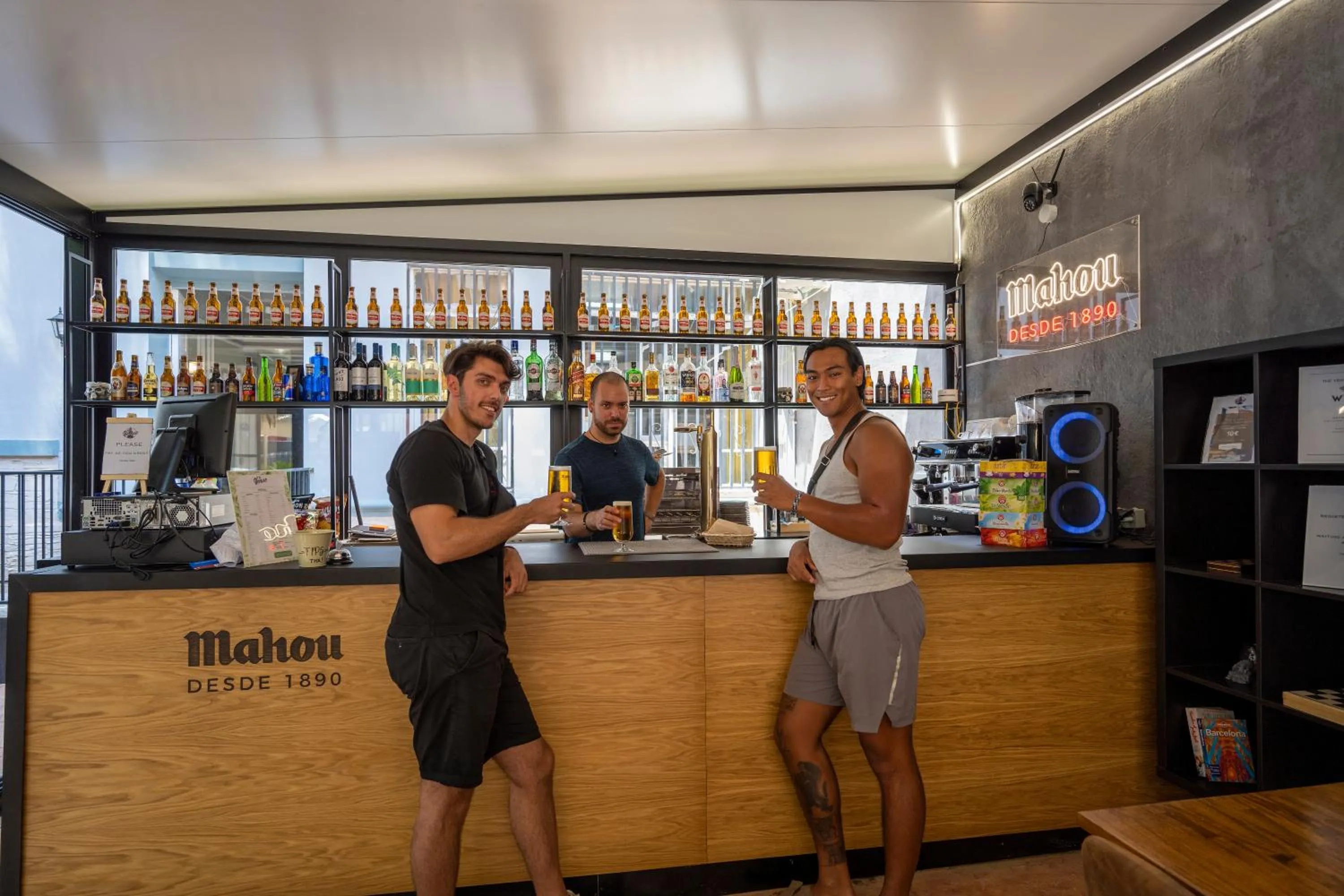 Coffee/tea facilities in The Venue Hostel Boutique