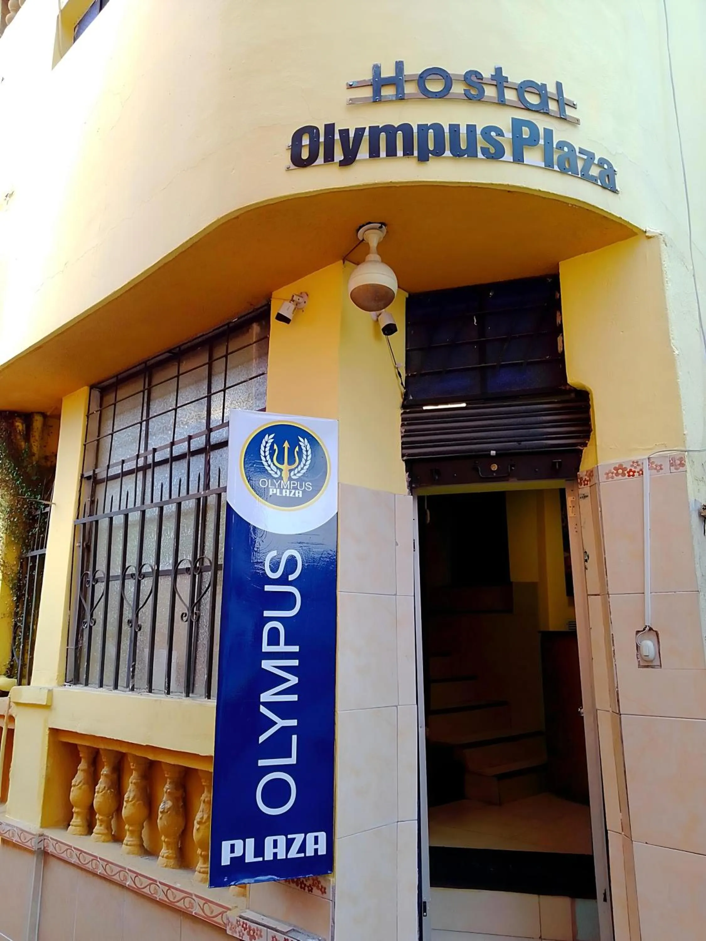 Facade/entrance in Olympus Plaza