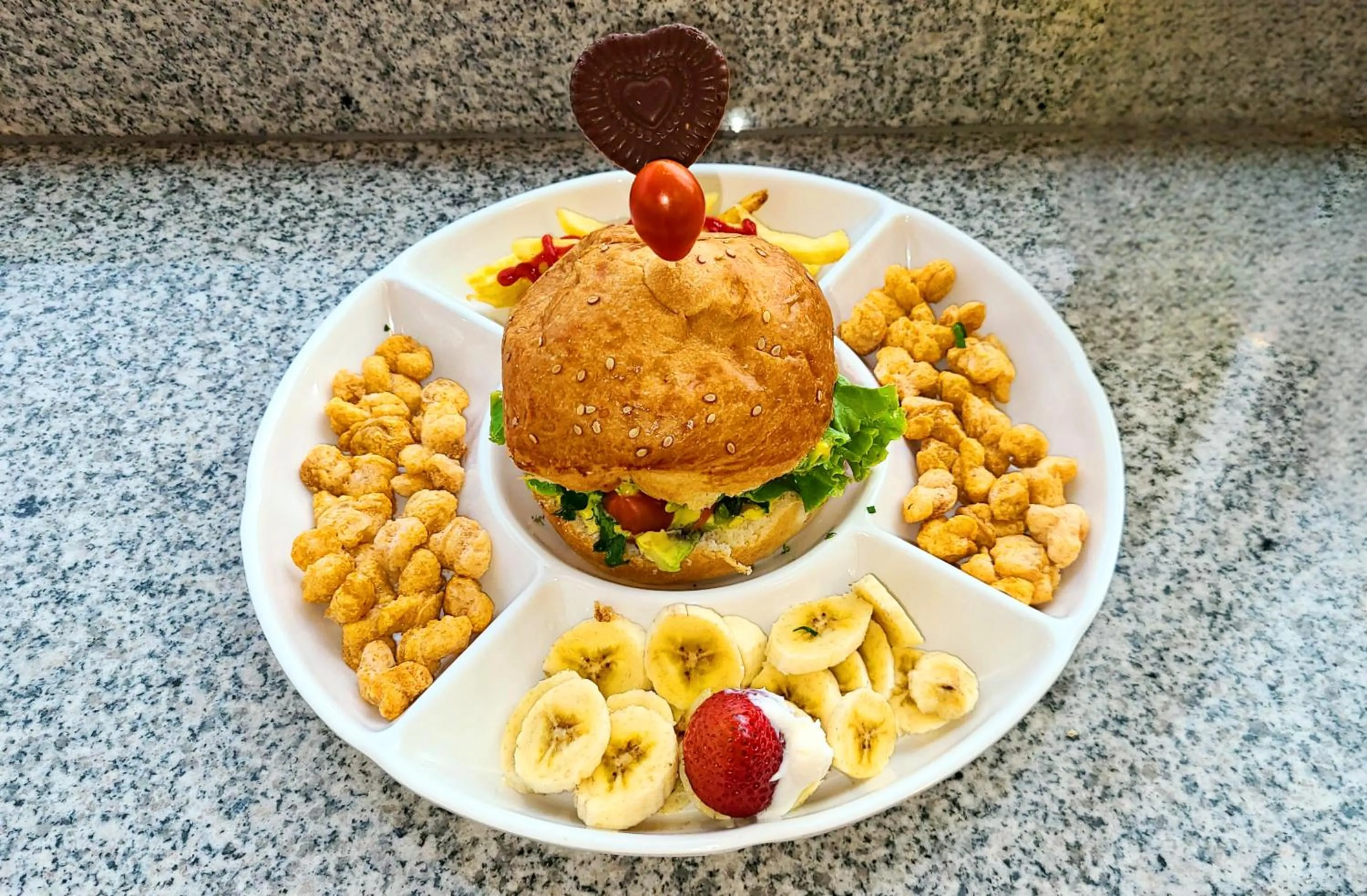 Breakfast in Olympus Plaza