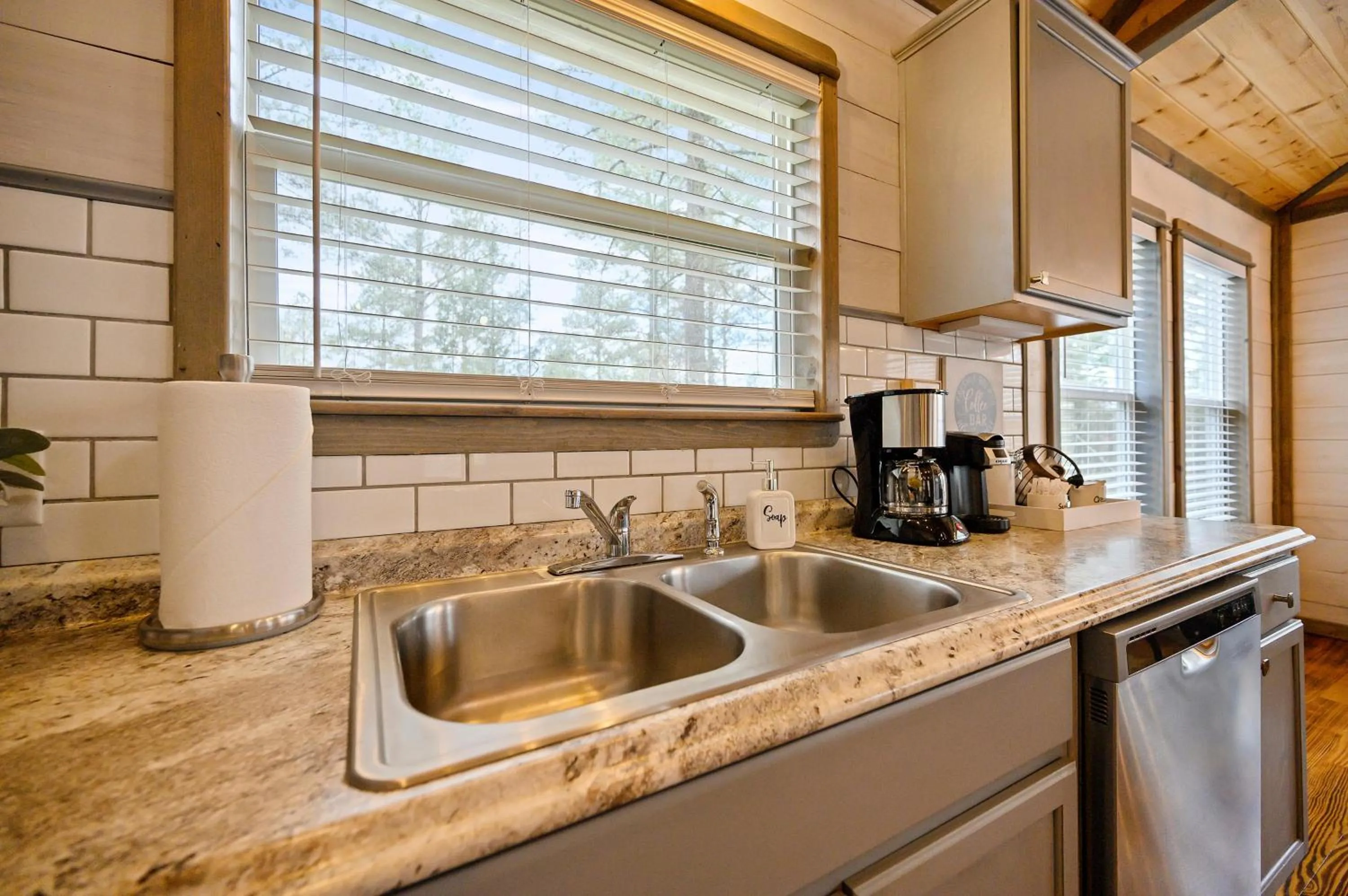 Kitchen or kitchenette in Convenient Romantic Hot Tub BBQ 3-night special!