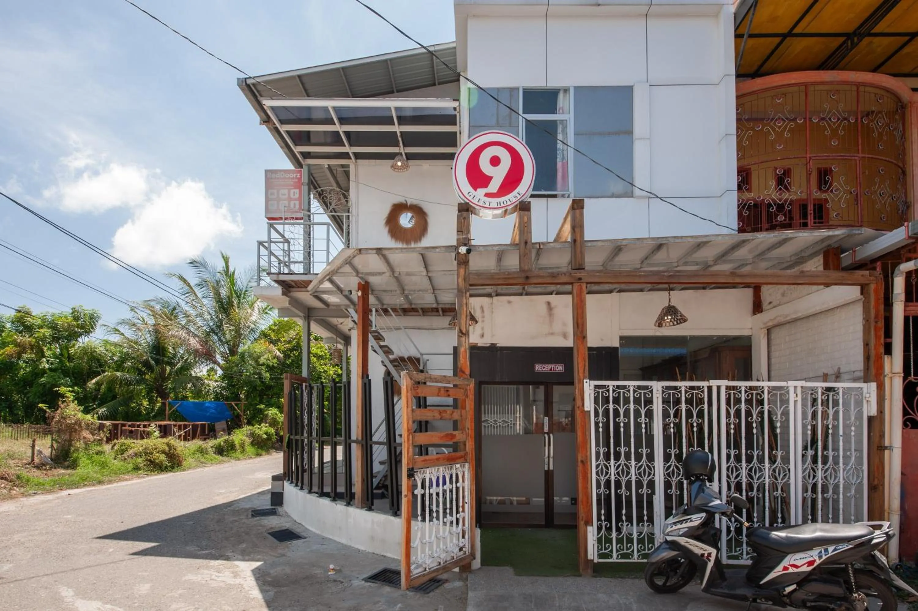 Property building in RedDoorz Syariah near Pasar Aceh Shopping Centre