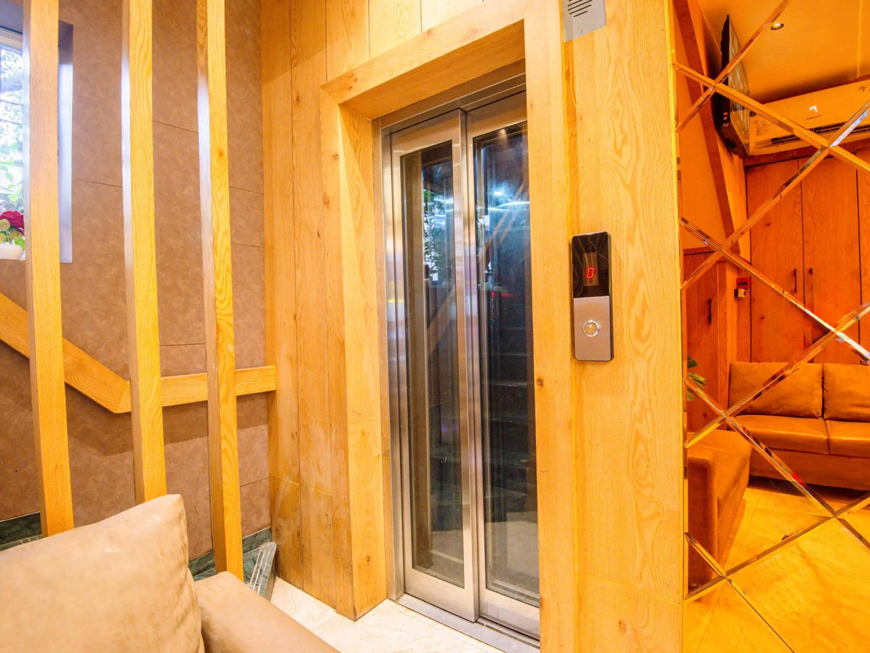 elevator in Treebo Amber Imperial