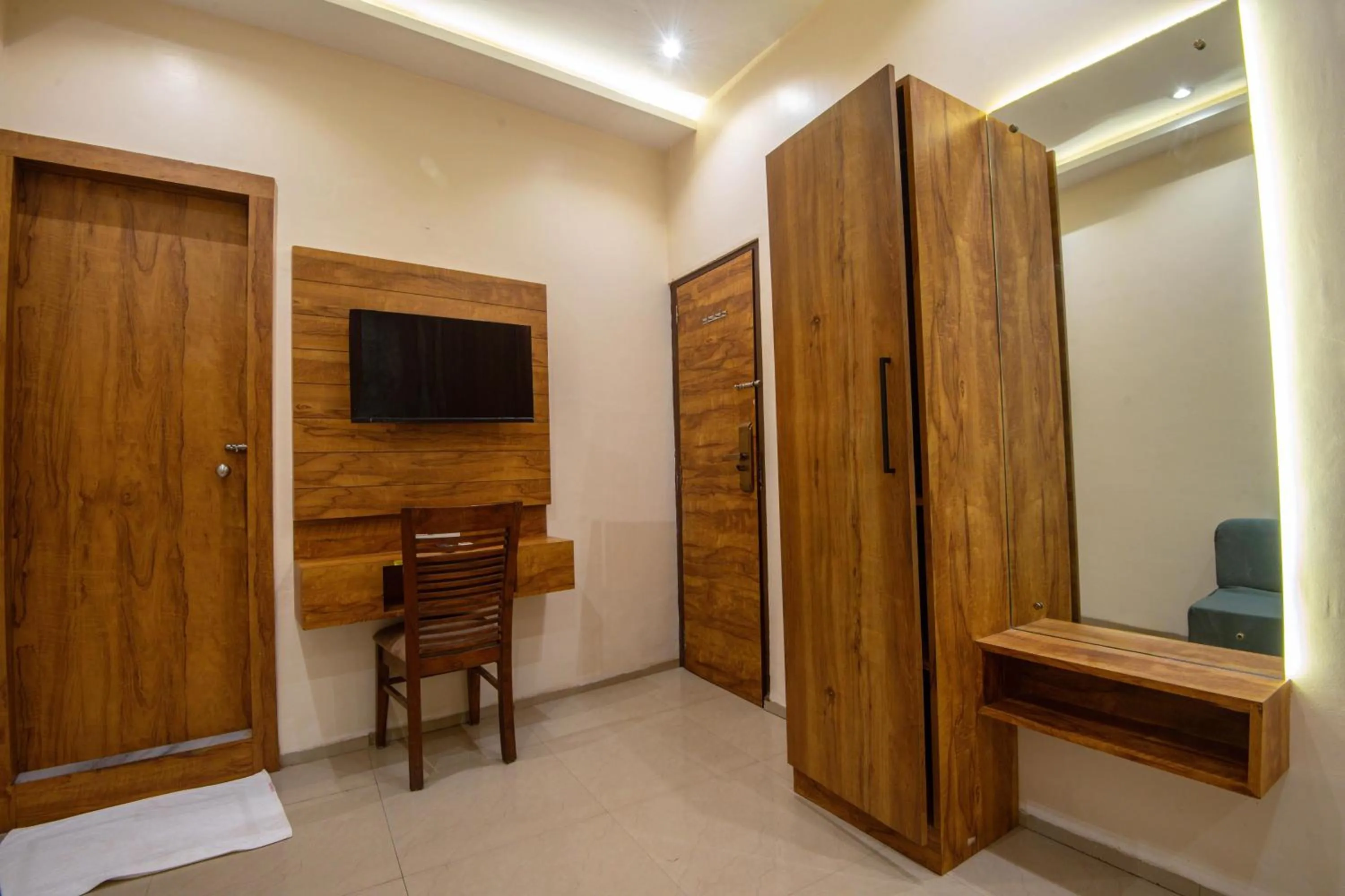 Bedroom in Treebo Amber Imperial