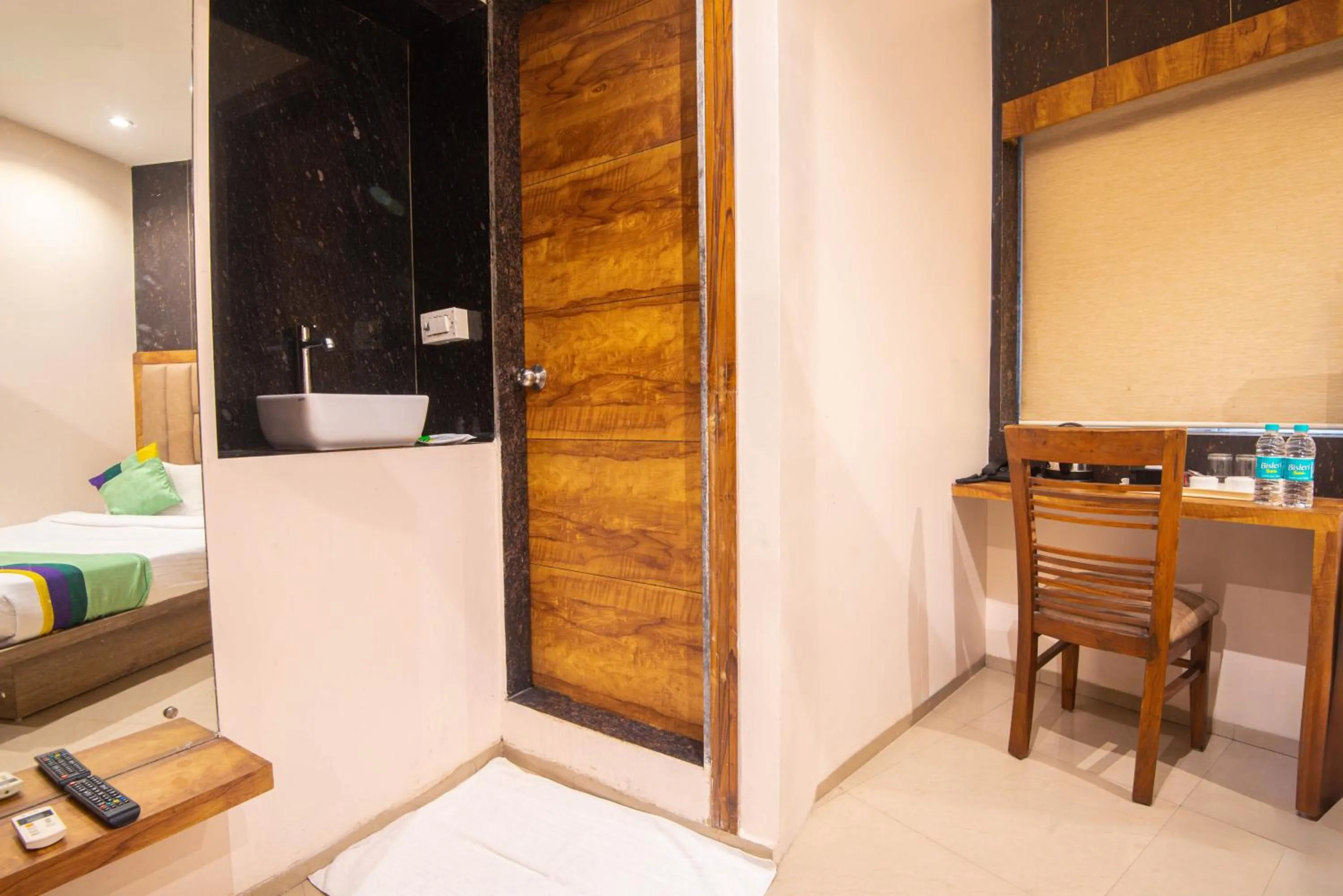 Bedroom in Treebo Amber Imperial