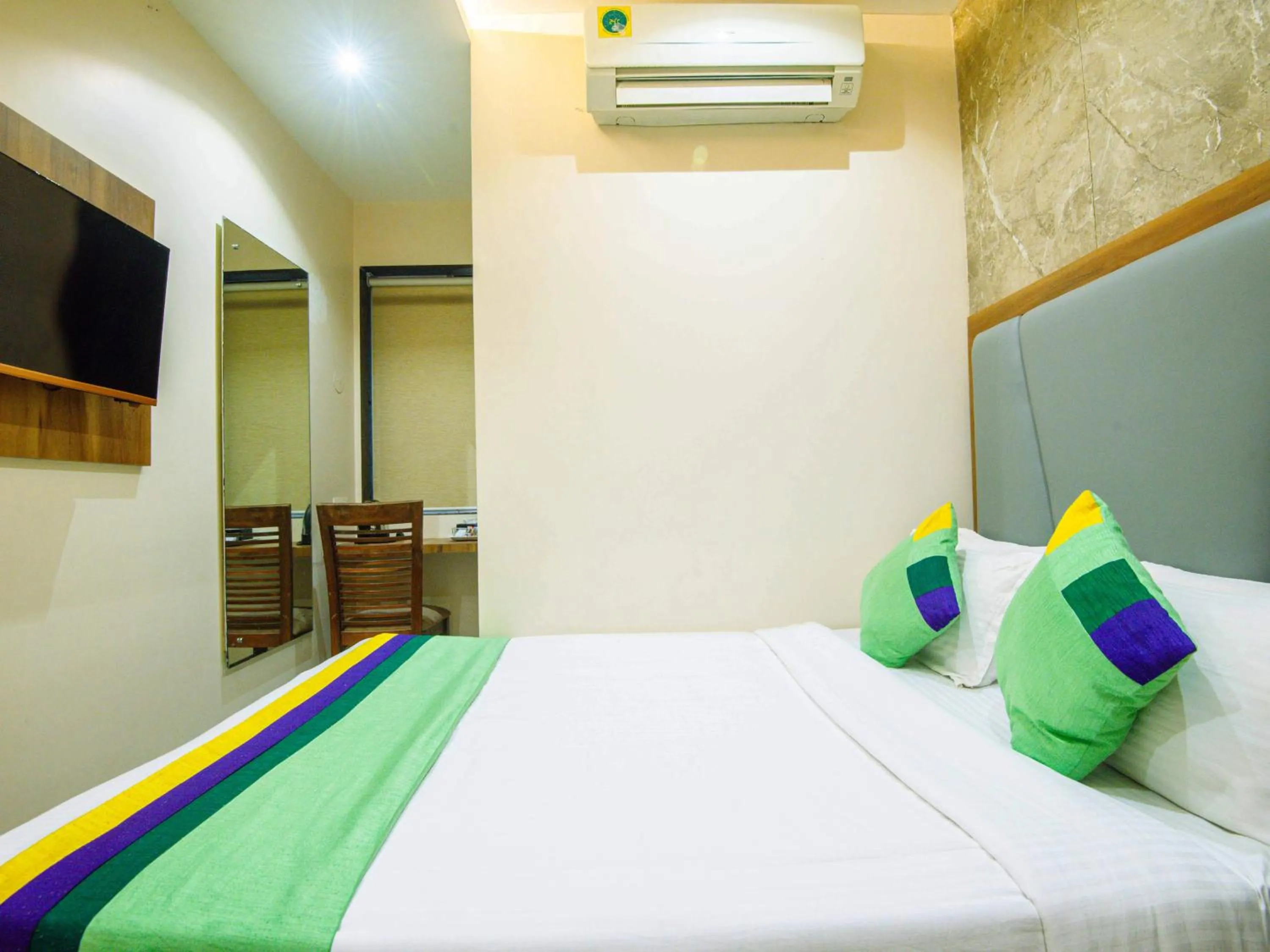 Bedroom, Bed in Treebo Amber Imperial