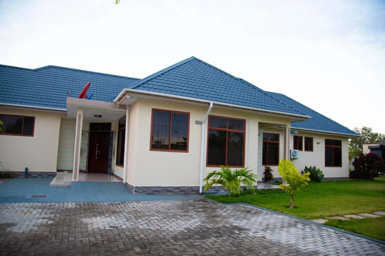 Property building in Joleen Safari Park