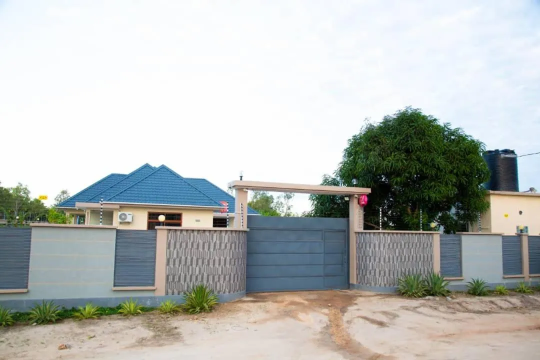 Property building in Joleen Safari Park