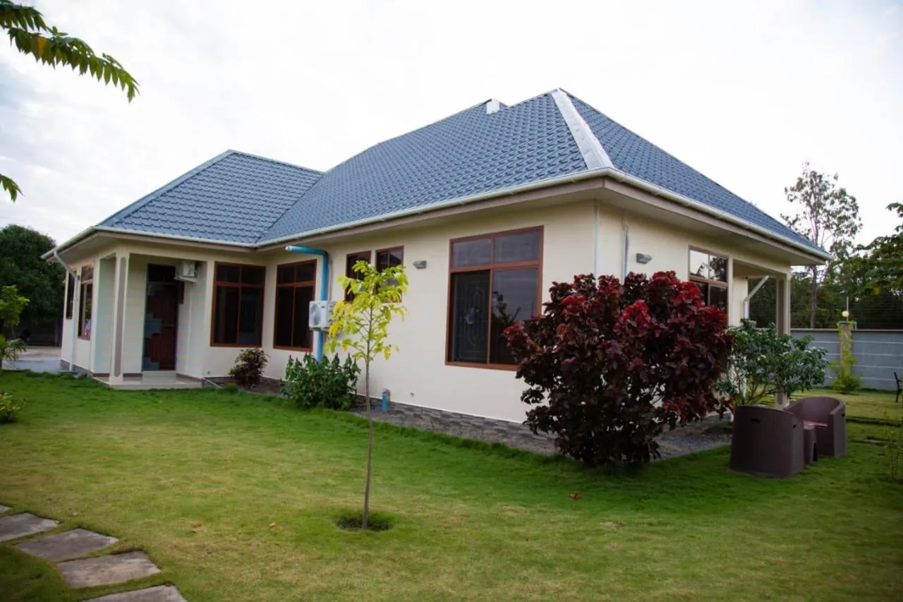 Property building in Joleen Safari Park