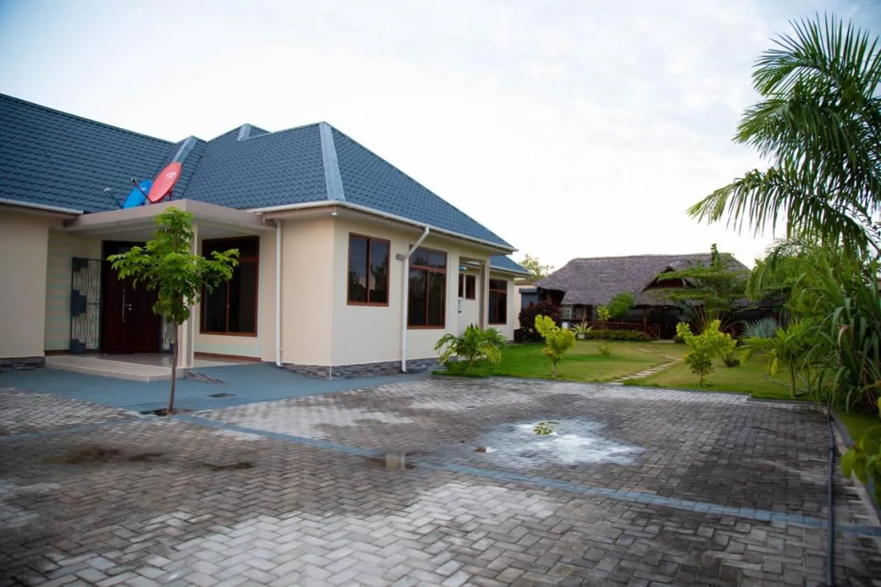 Property building in Joleen Safari Park