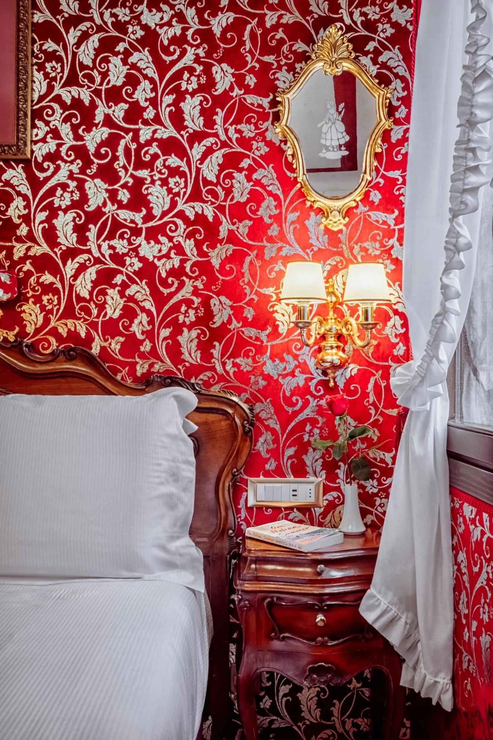 Bed in Antica Locanda Sturion Residenza d'Epoca