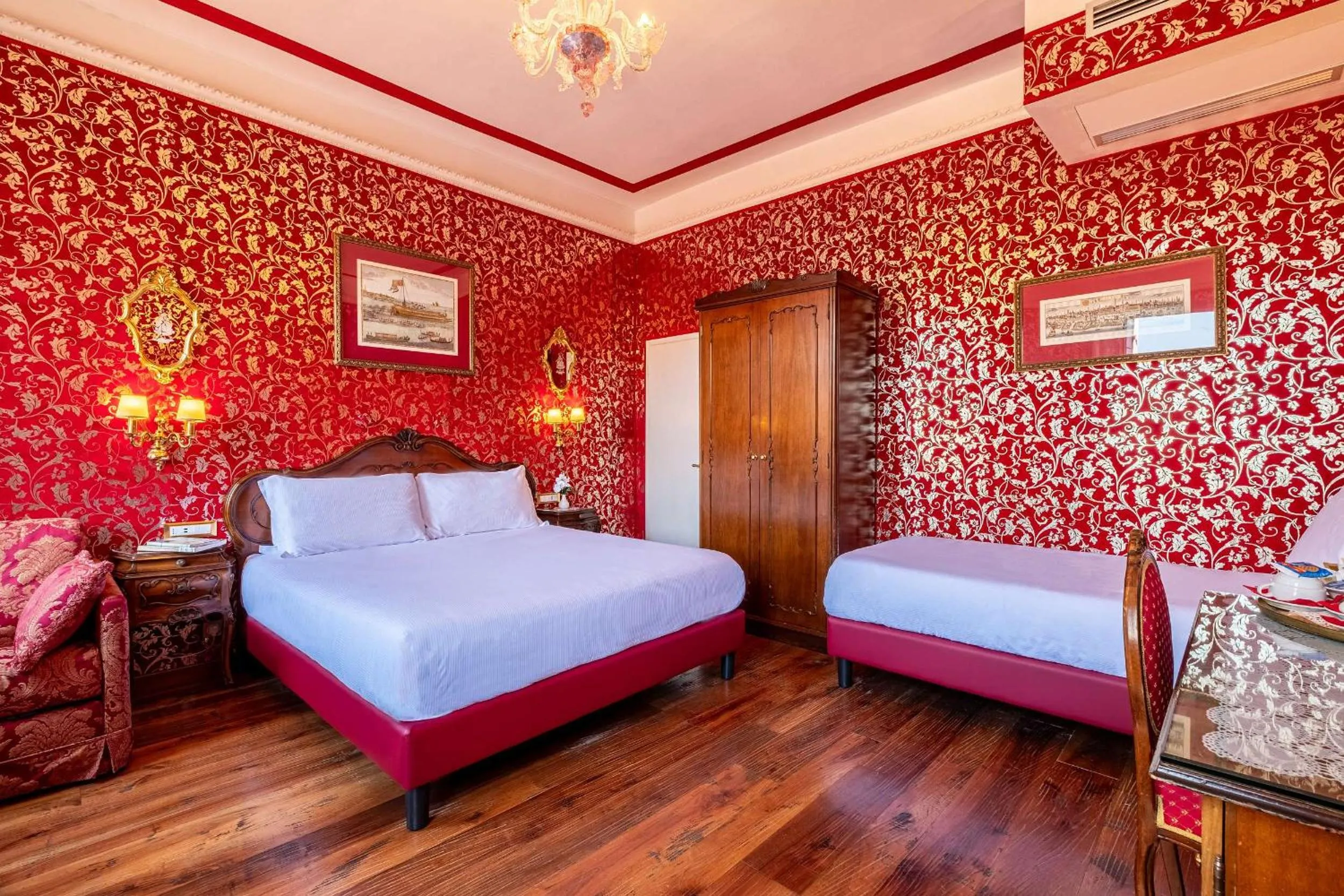 Bedroom, Bed in Antica Locanda Sturion Residenza d'Epoca