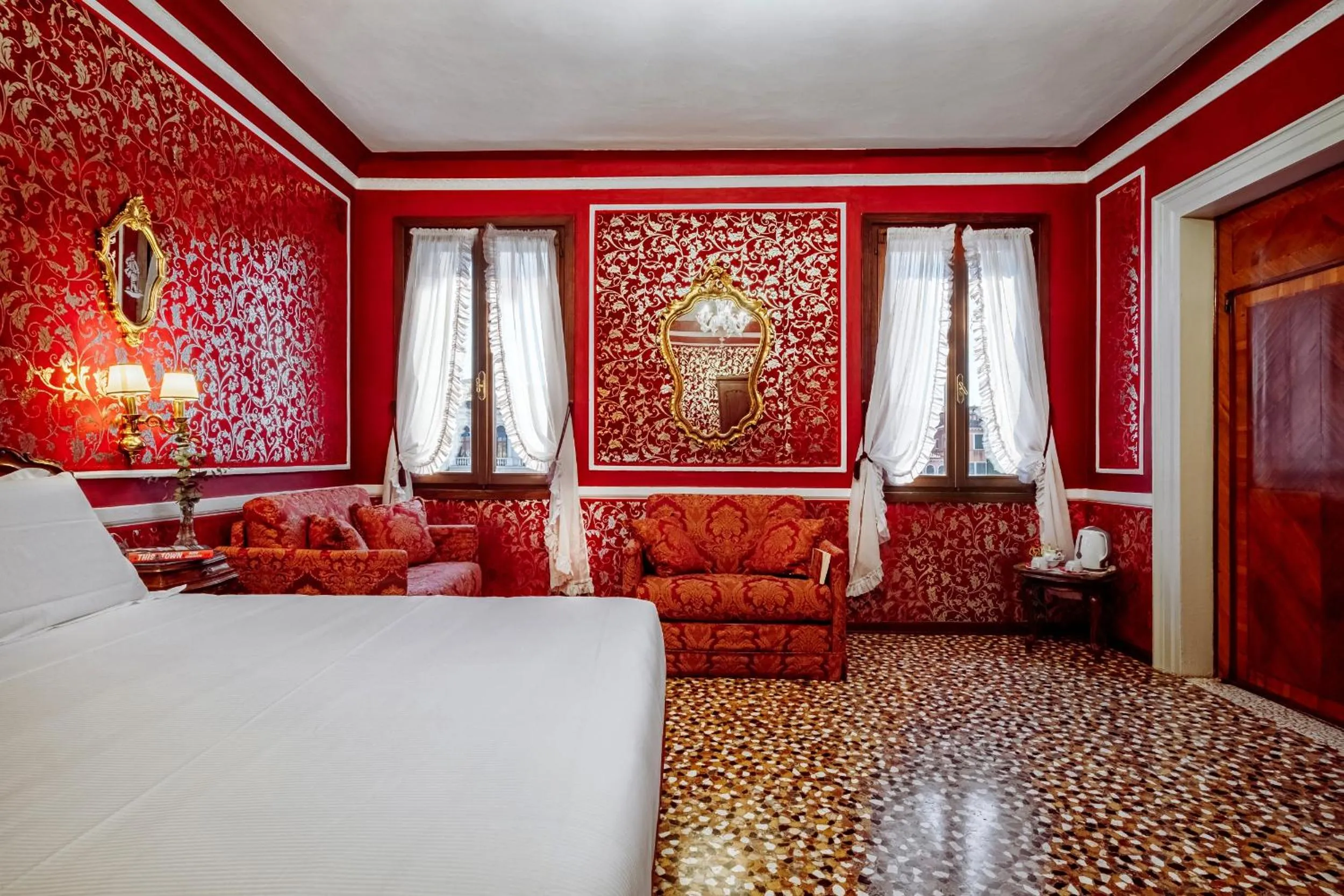 Decorative detail, Bed in Antica Locanda Sturion Residenza d'Epoca