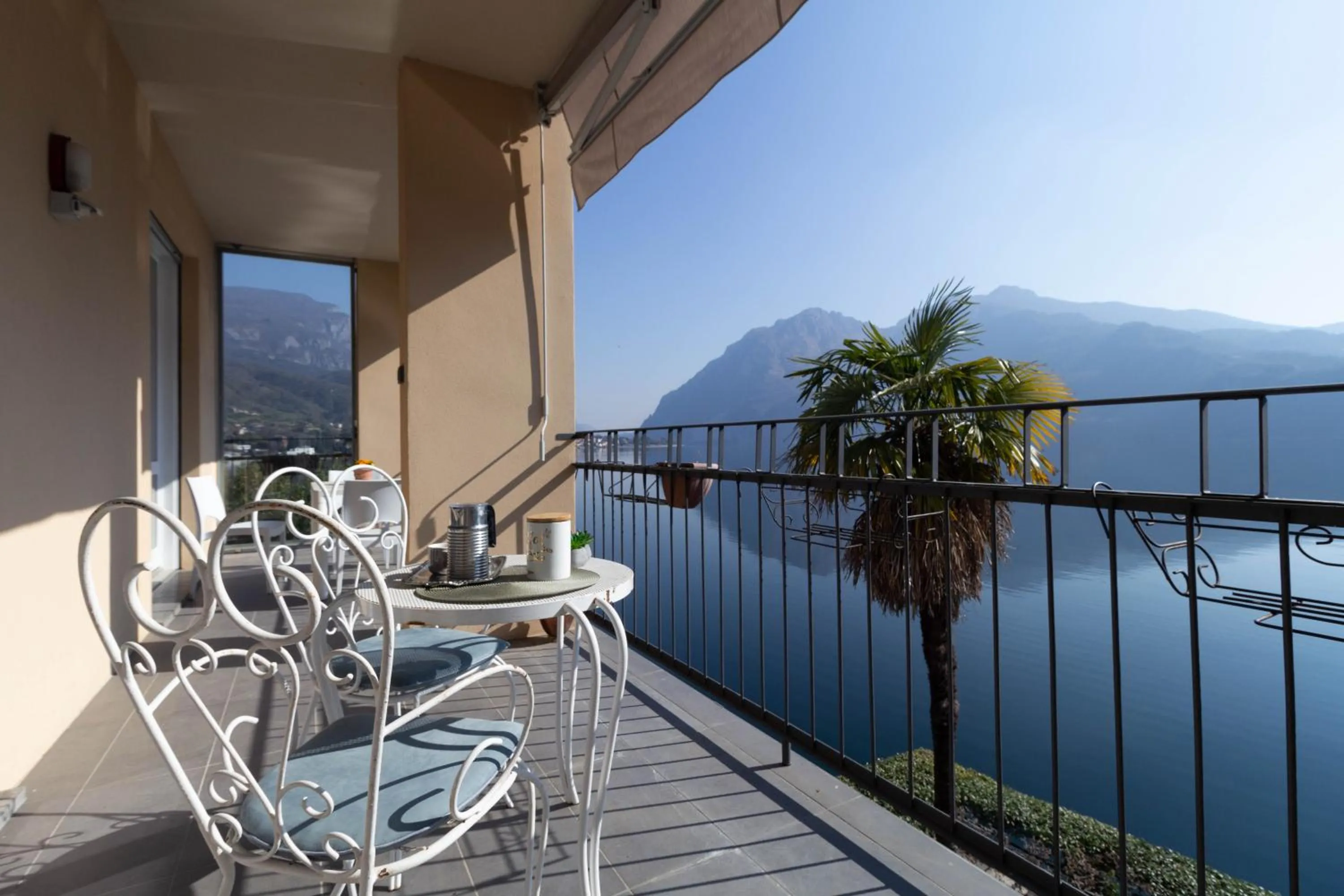 Balcony/Terrace in Mamma Ciccia Holiday Home - Waterfront Apartment