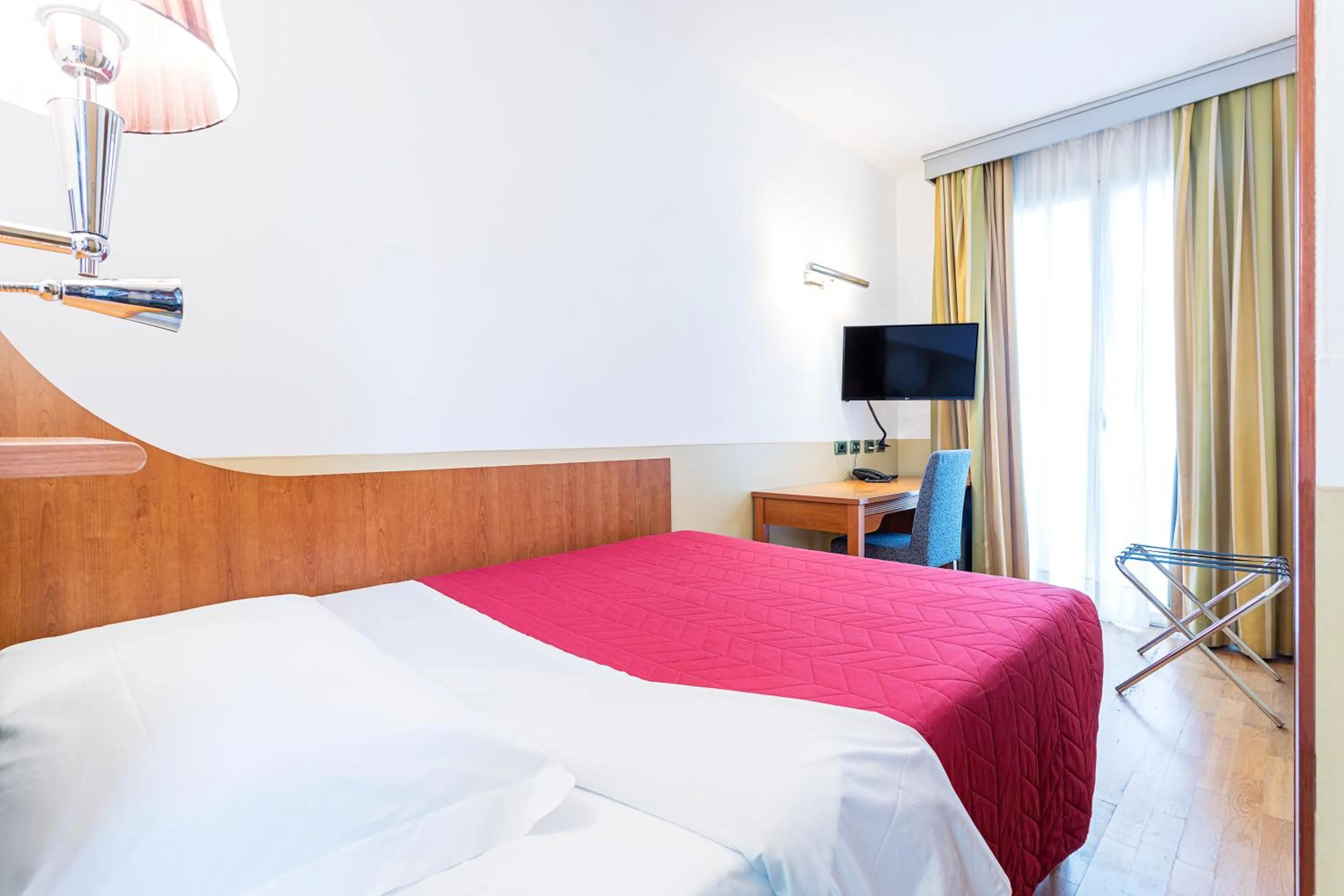 Bedroom, Bed in West Florence