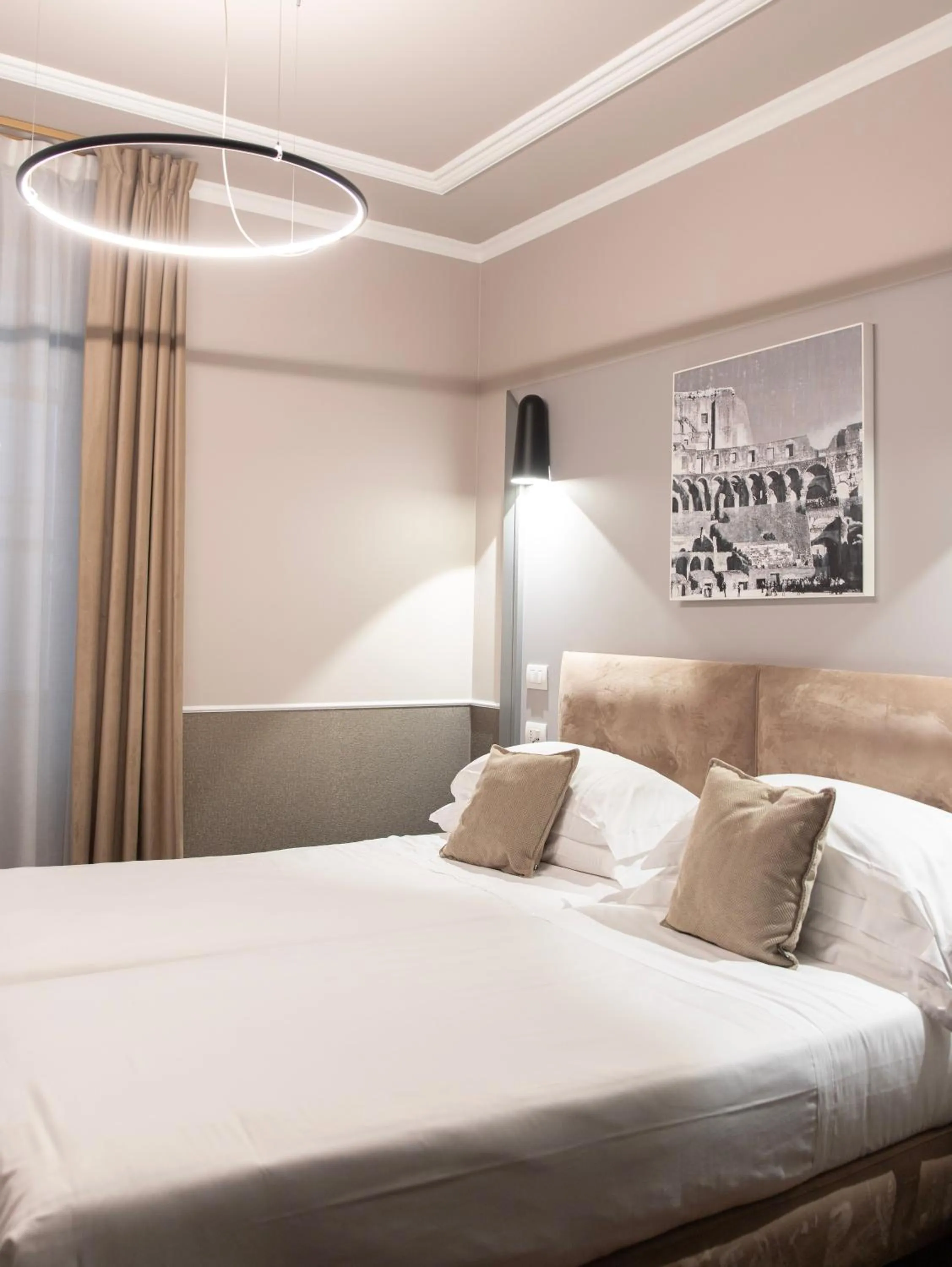 Bed in Loly Boutique Hotel Roma