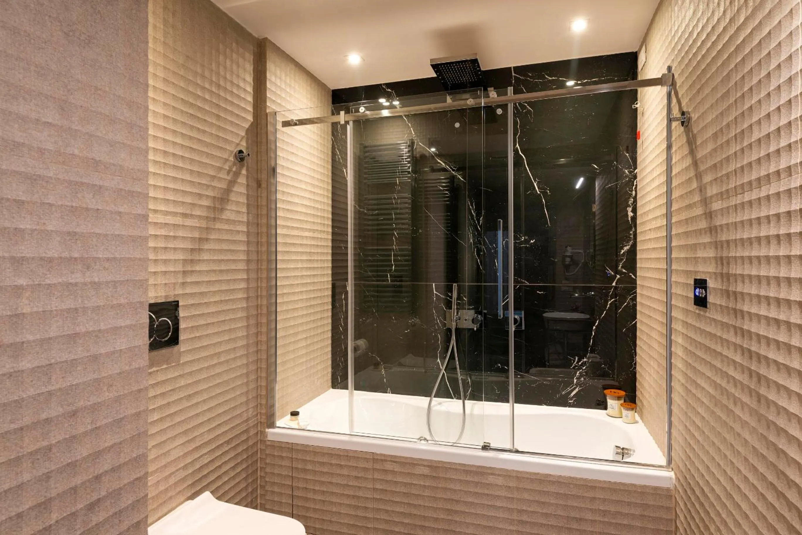 Shower in Loly Boutique Hotel Roma