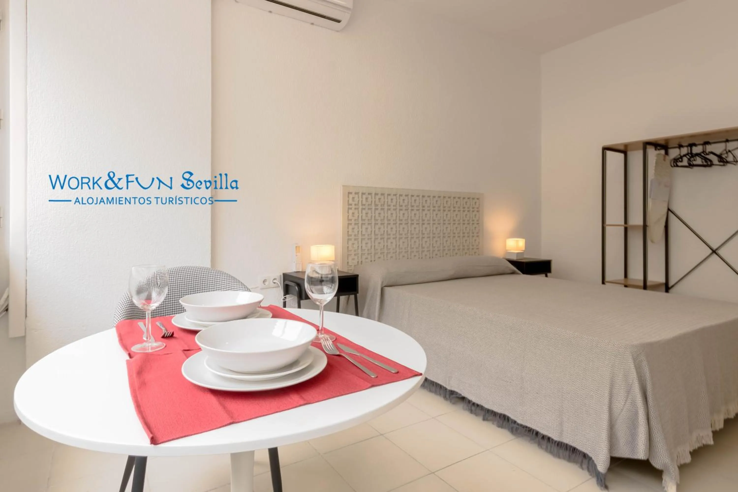 Dining area, Bed in Apartamento Martin Villa